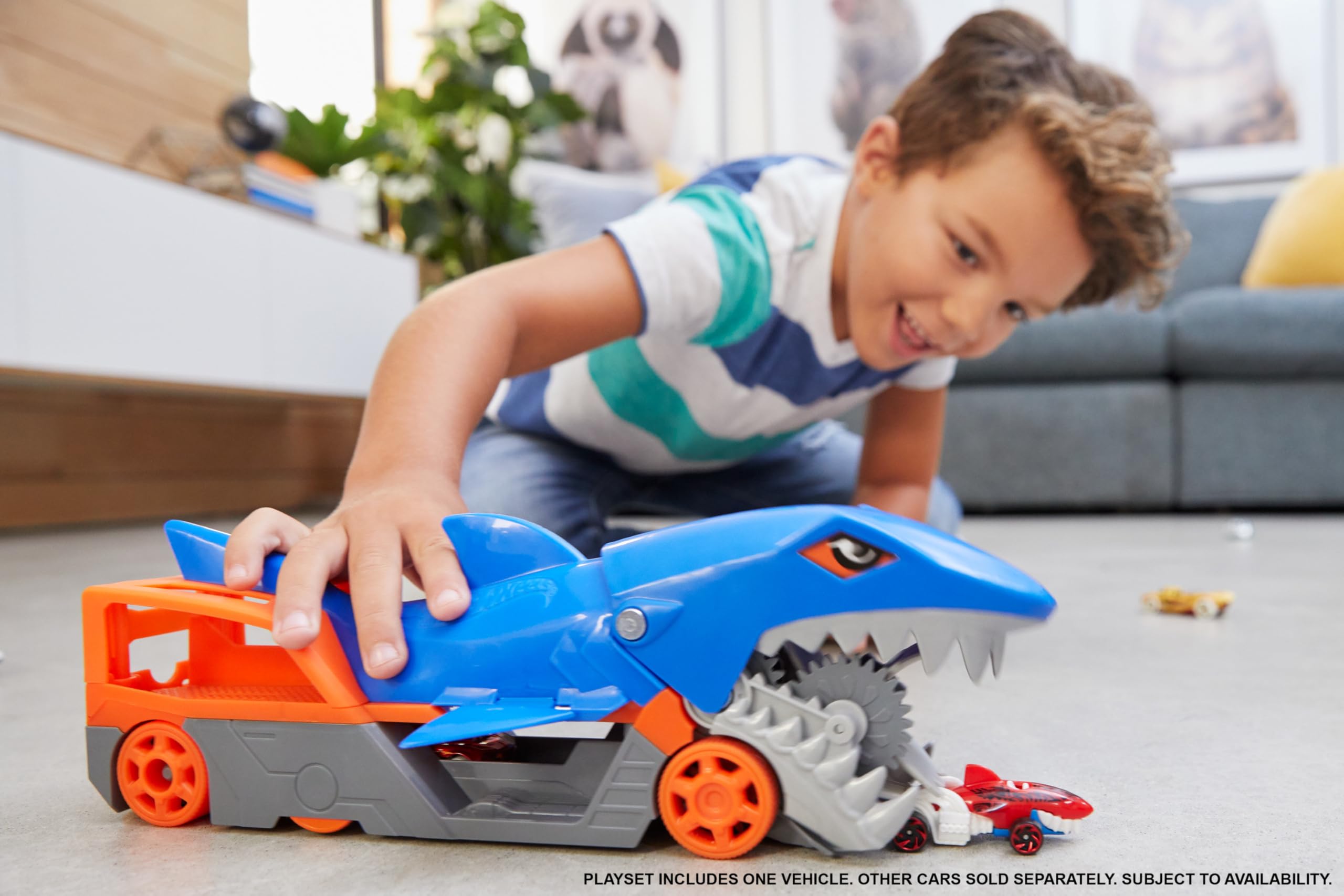 Hot Wheels Shark Chomp Transporter Spielset & Druckgussauto – Fahrzeugspielzeug für Kinder ab 4 Jahren