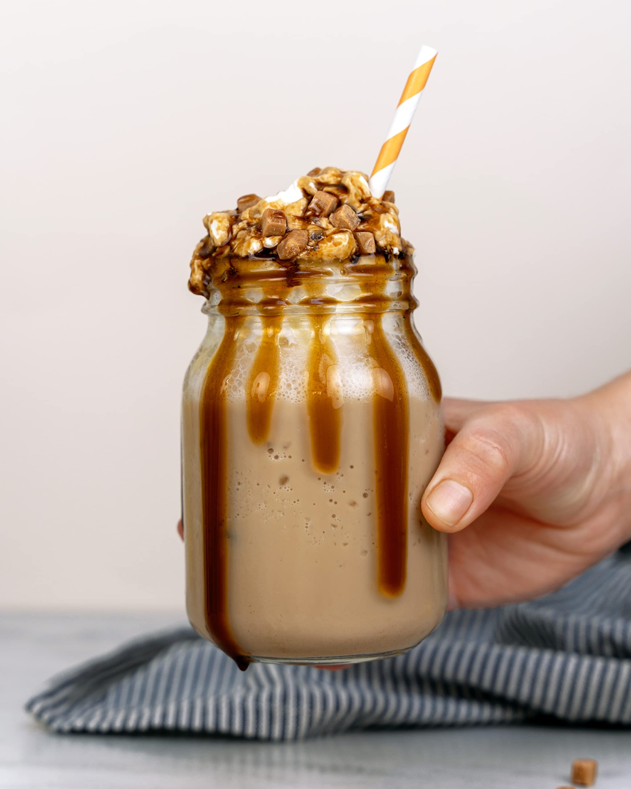 Simply – Toffee-Frappe-Pulver, nuss- und glutenfreie Eisgetränkemischung mit echten Toffeestückchen