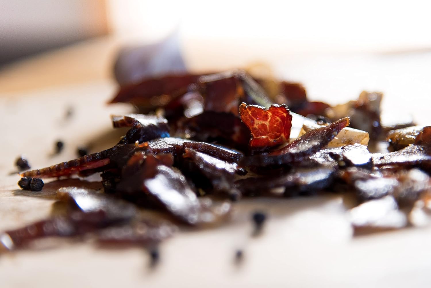 Biltong Boss Knoblauch Geknackter Schwarzer Pfeffer Premium Beef Biltong - Proteinreicher Fleischsnack