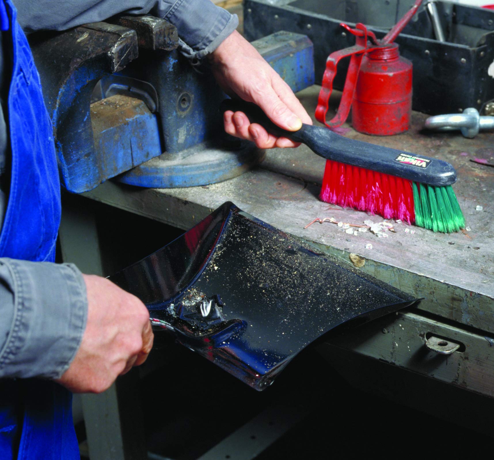 Vikan - 450252 Handbürste mit kurzem Griff, weiche Borsten, schwarz, 330 mm