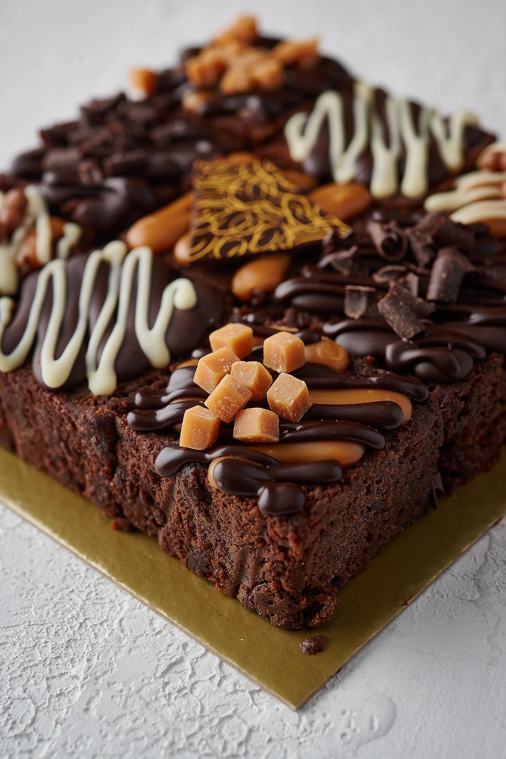 The Original Cake Company – Auswahl an Schokoladen-Karamell-Geburtstagskuchen
