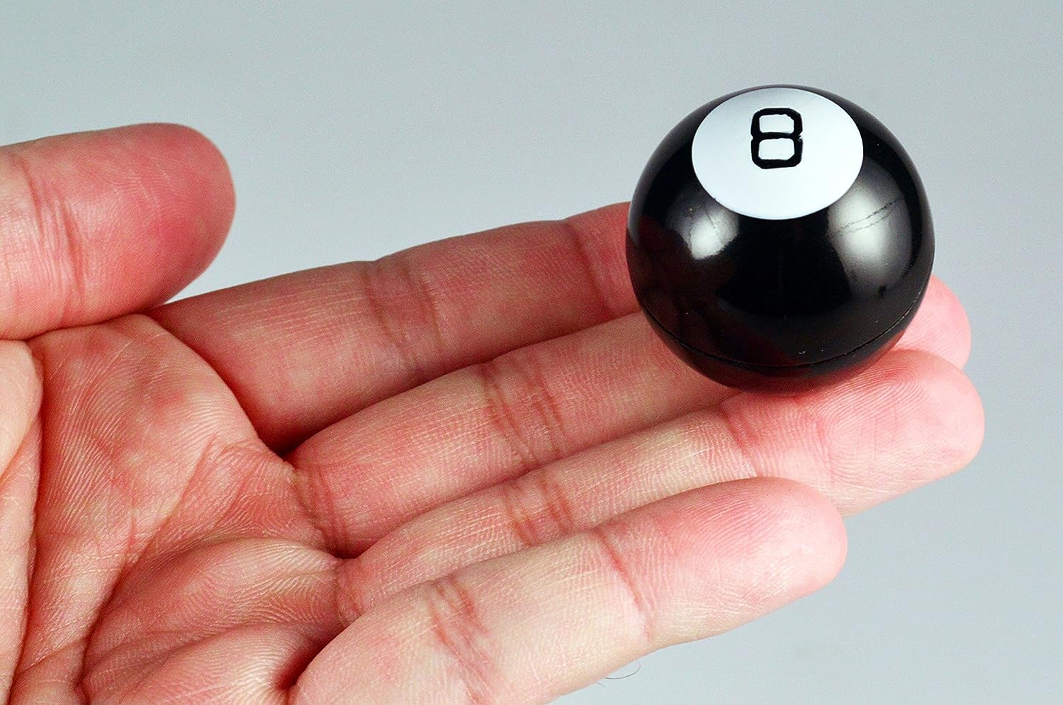 Der kleinste Magic 8 Ball der Welt – 100 % funktionales Miniaturspielzeug für Kinder ab 8 Jahren