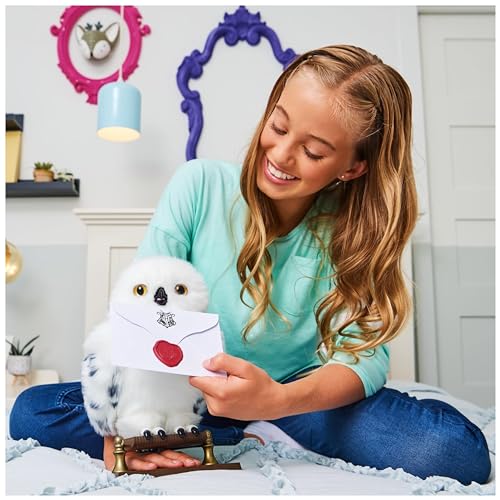 Wizarding World Enchanting Hedwig Interactive Harry Potter Owl con oltre 15 suoni