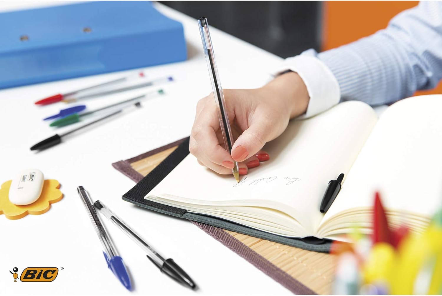 BIC Cristal Original Comfortable Ballpoint Pens - Value Pack of 100 - Blue Colour- Medium Point (1.0 mm) 9