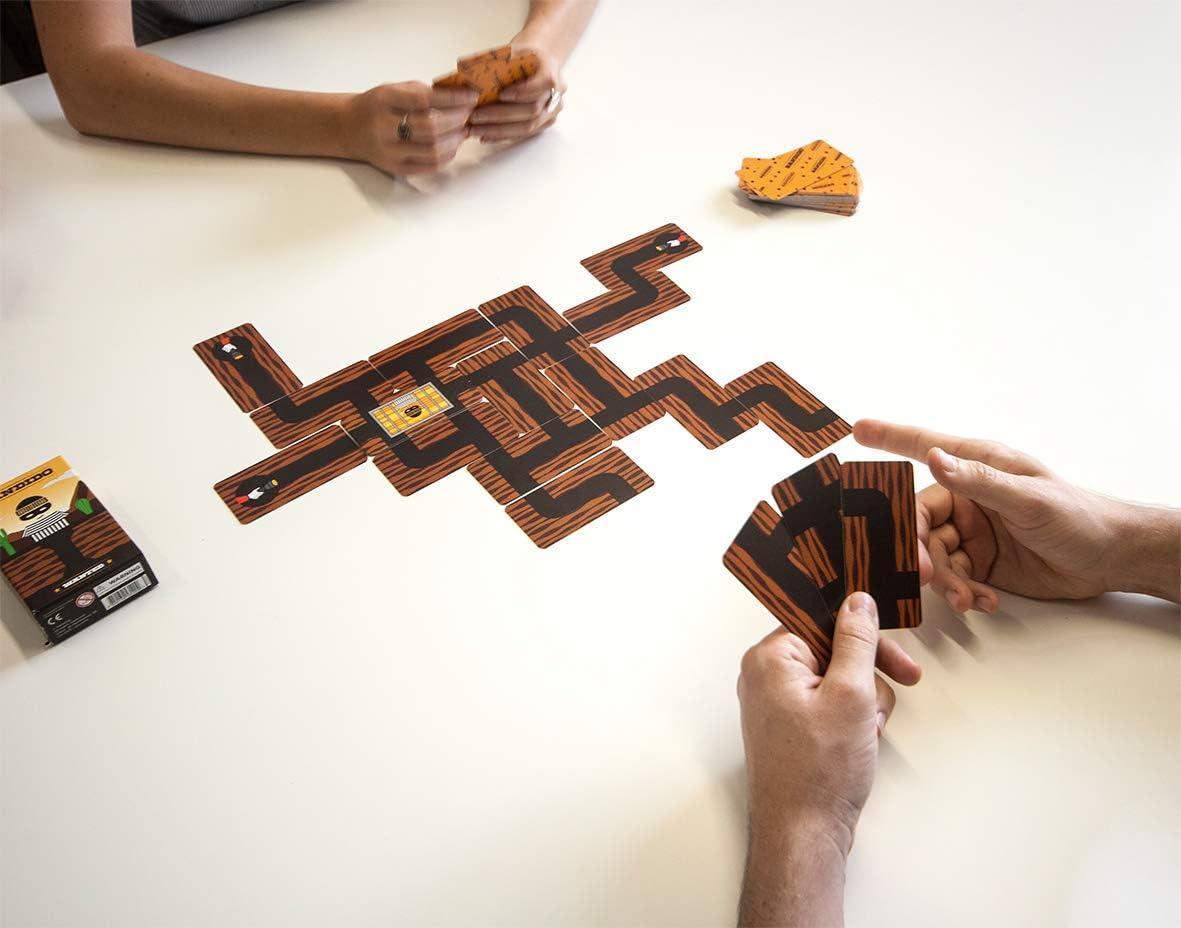 Helvetiq Bandido Card Game 3