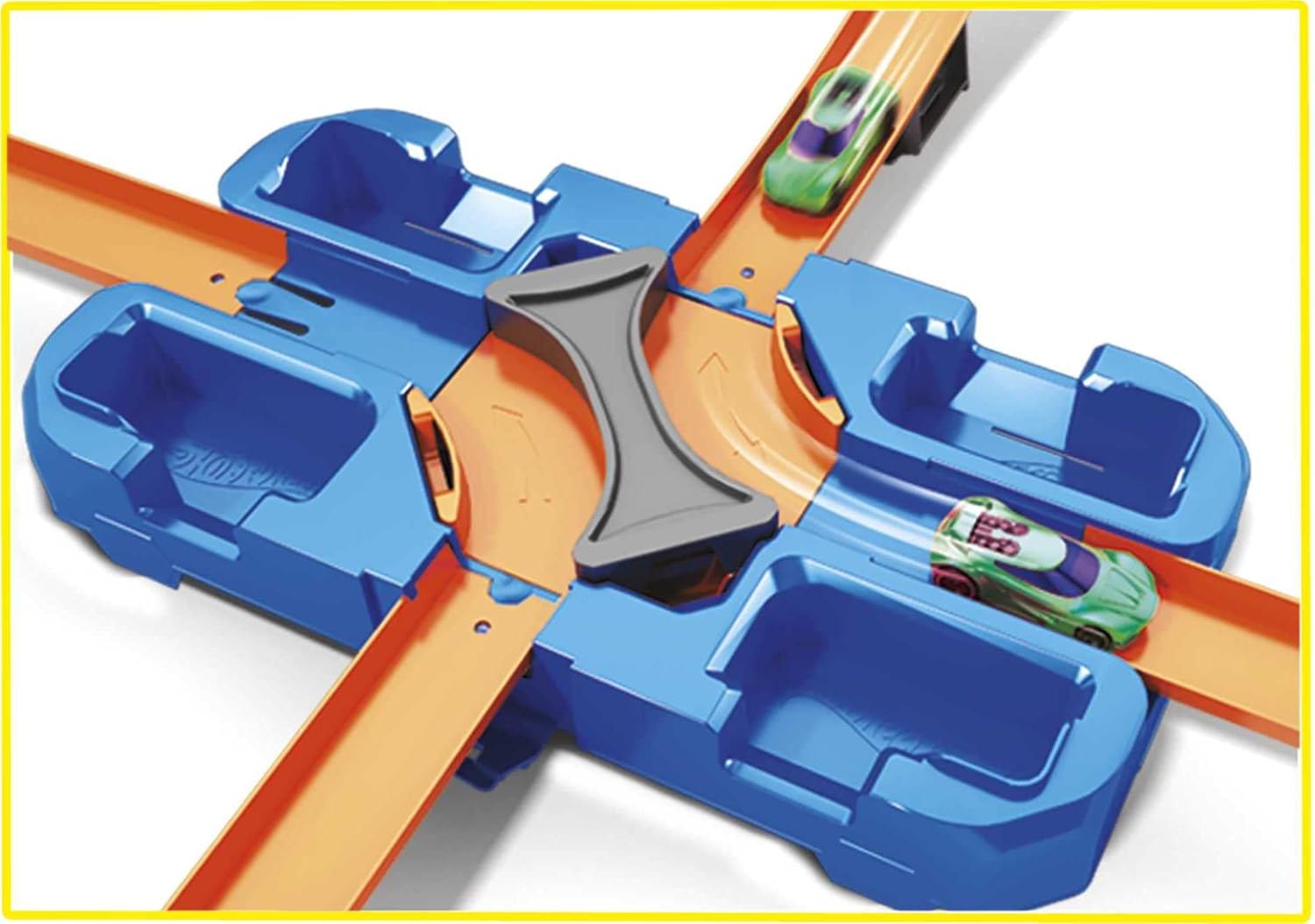Hot Wheels GGP93 Deluxe Stunt Box - 36-Piece Track Set with Crash Zone & 2 Cars, Ages 6+