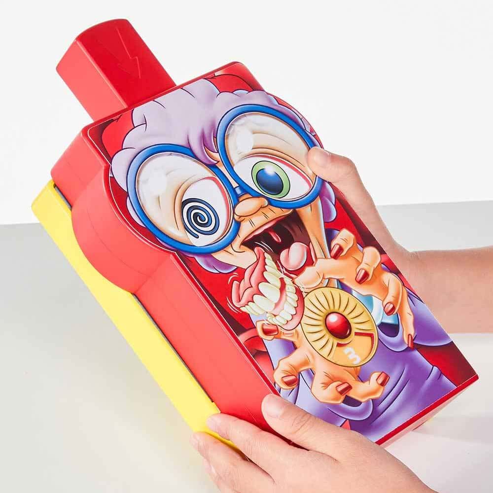 TOMY T73114 Greedy Granny – in a Spin Board Game 4