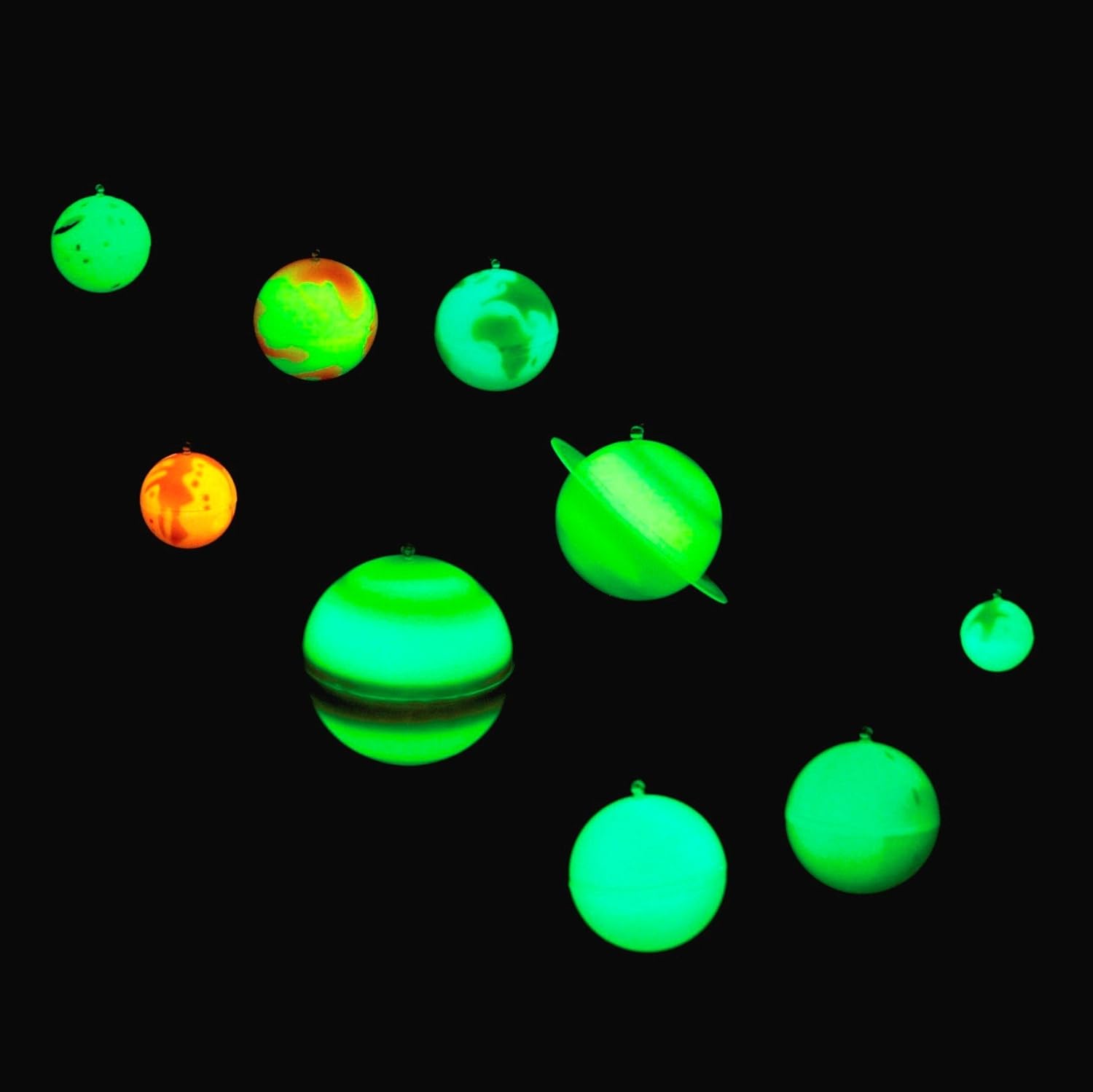 CRE-19862 - 3-D Solar System Glow in the Dark Planet Kit 2