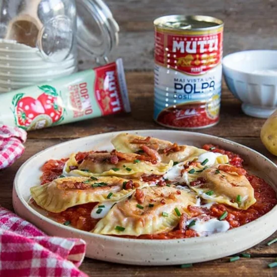 Mutti - Finely Chopped Tomatoes (400g) 5