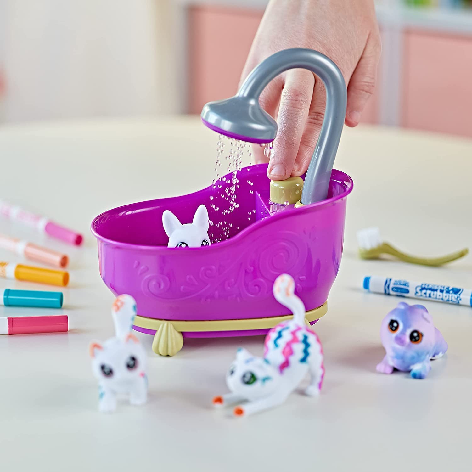 Crayola Washimals Pets Playset - Color, Wash & Reuse Creative Craft Kit for Kids 6
