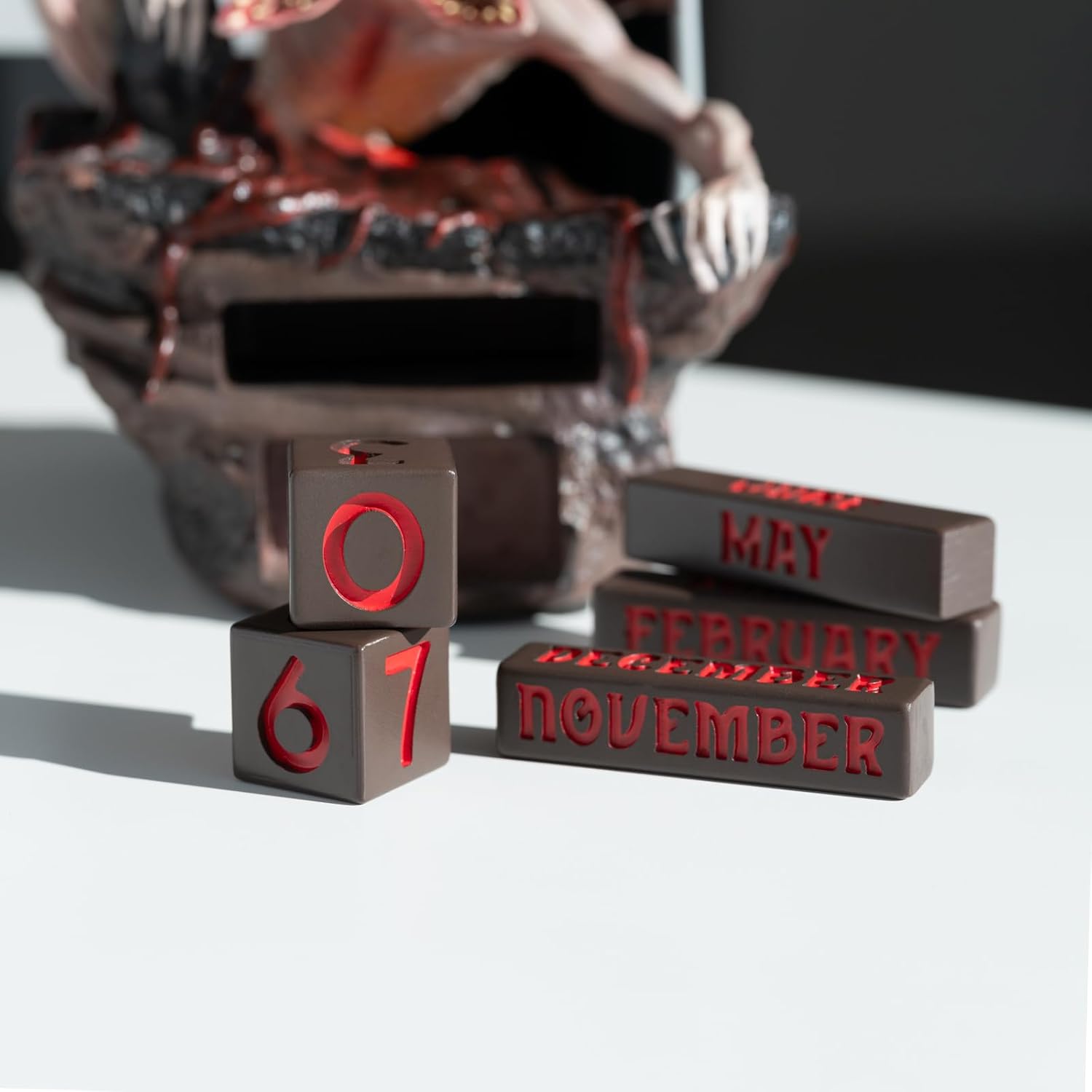 Grupo Erik Stranger Things Demogorgon Perpetual Flip Calendar - Resin Desk Display