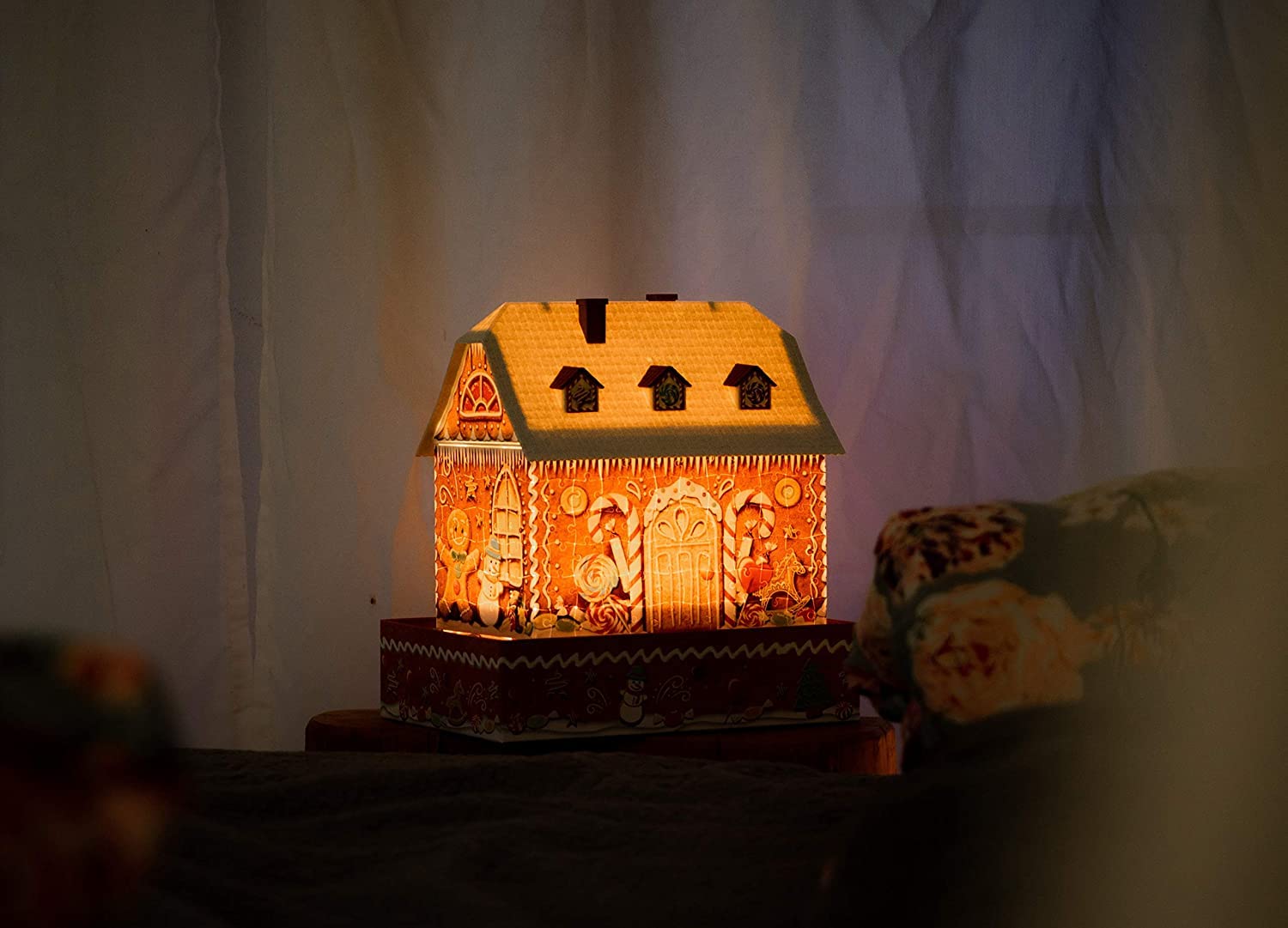 Ravensburger 3D Puzzle - Christmas Gingerbread House Light-Up 216-Piece Set 3