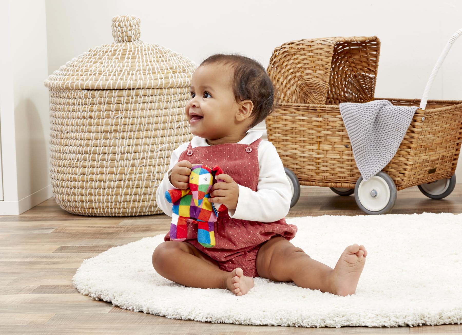 Rainbow Designs Elmer Baby Rattle - 9.5cm Sitting Plush | Chime Rattle | Suitable from Birth 2
