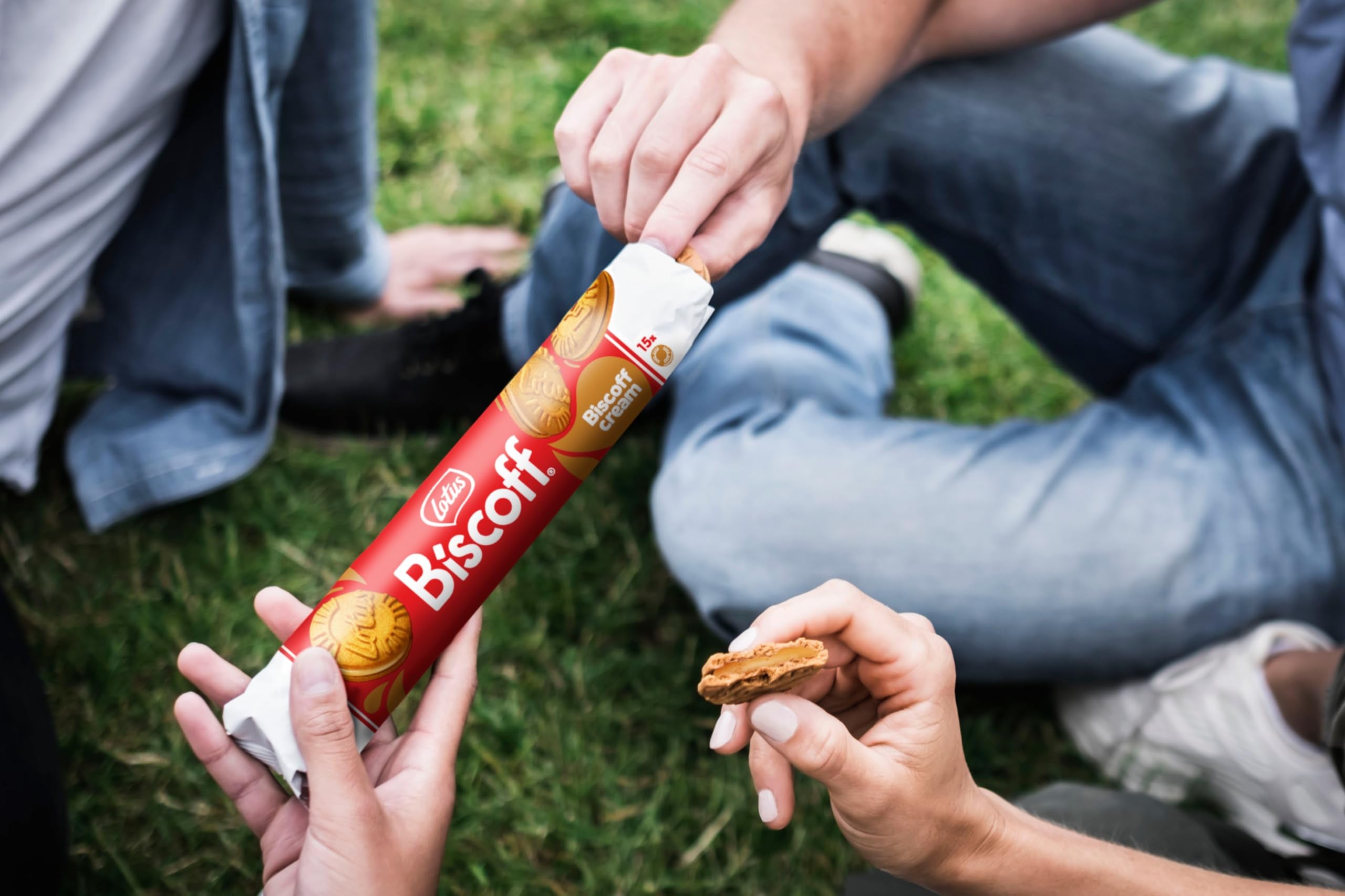 Biscoff Sandwich Biscuits with Biscoff Cream Filling | 9 Rolls of 15 Biscuits (135 Total) 5