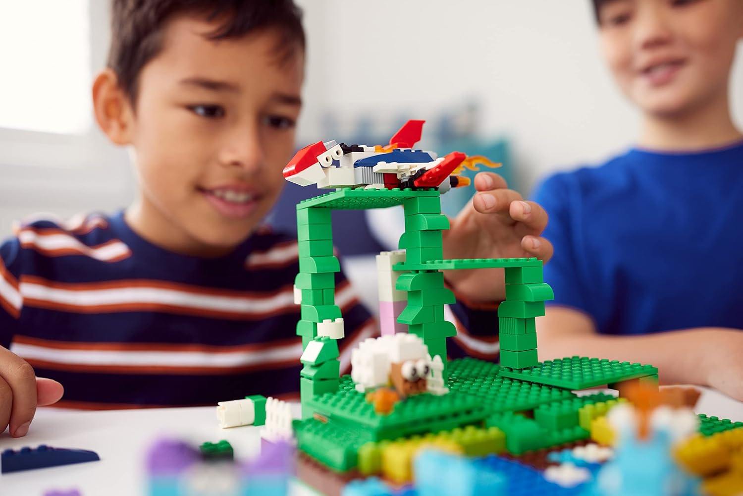 ZURU MAX Build More Building Bricks Value Set - 253 Pieces with 2 Baseplates & 8 Surprise Figurines 2