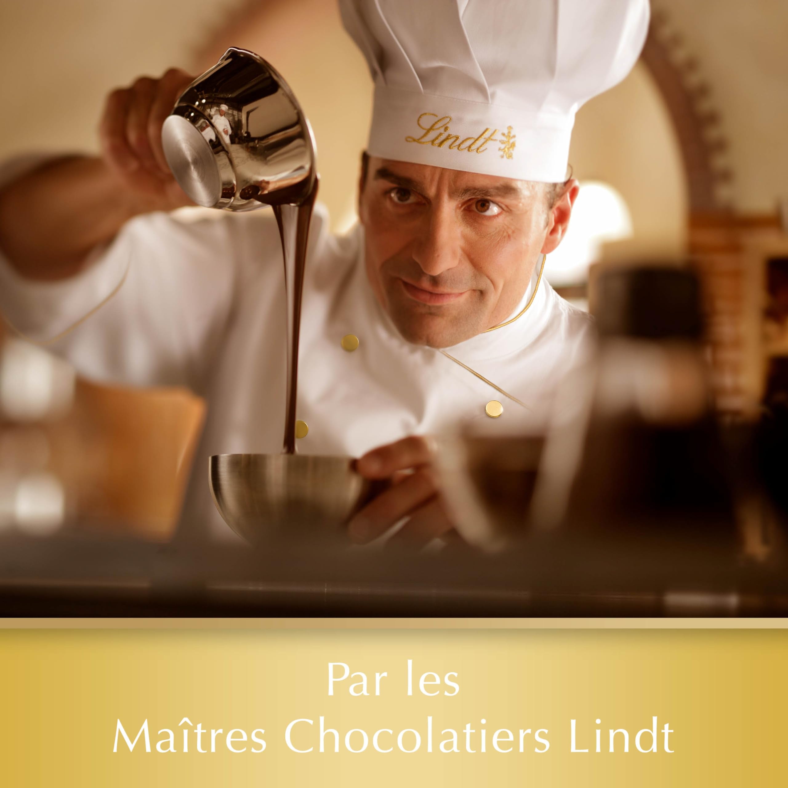 Lindt Swiss Milk Chocolate Hazelnut and Raisin Gold Bar 300g 8