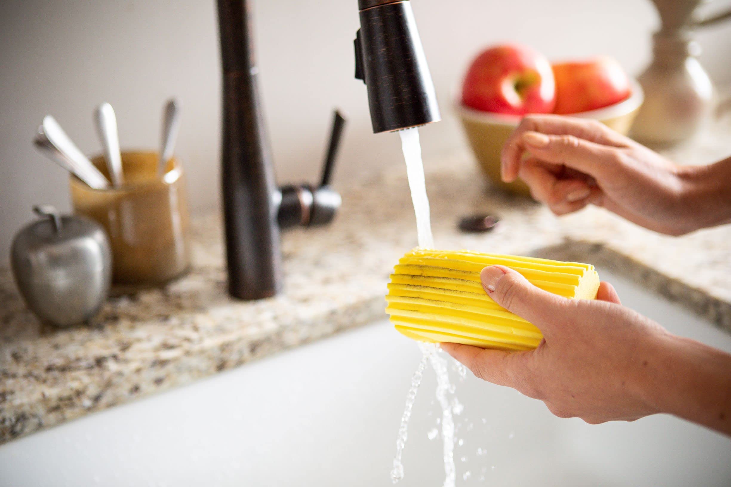 Scrub Daddy Damp Duster - Multipurpose Wet Dust Sponge for Blinds, Radiators, Baseboards & Mirrors, Yellow 4