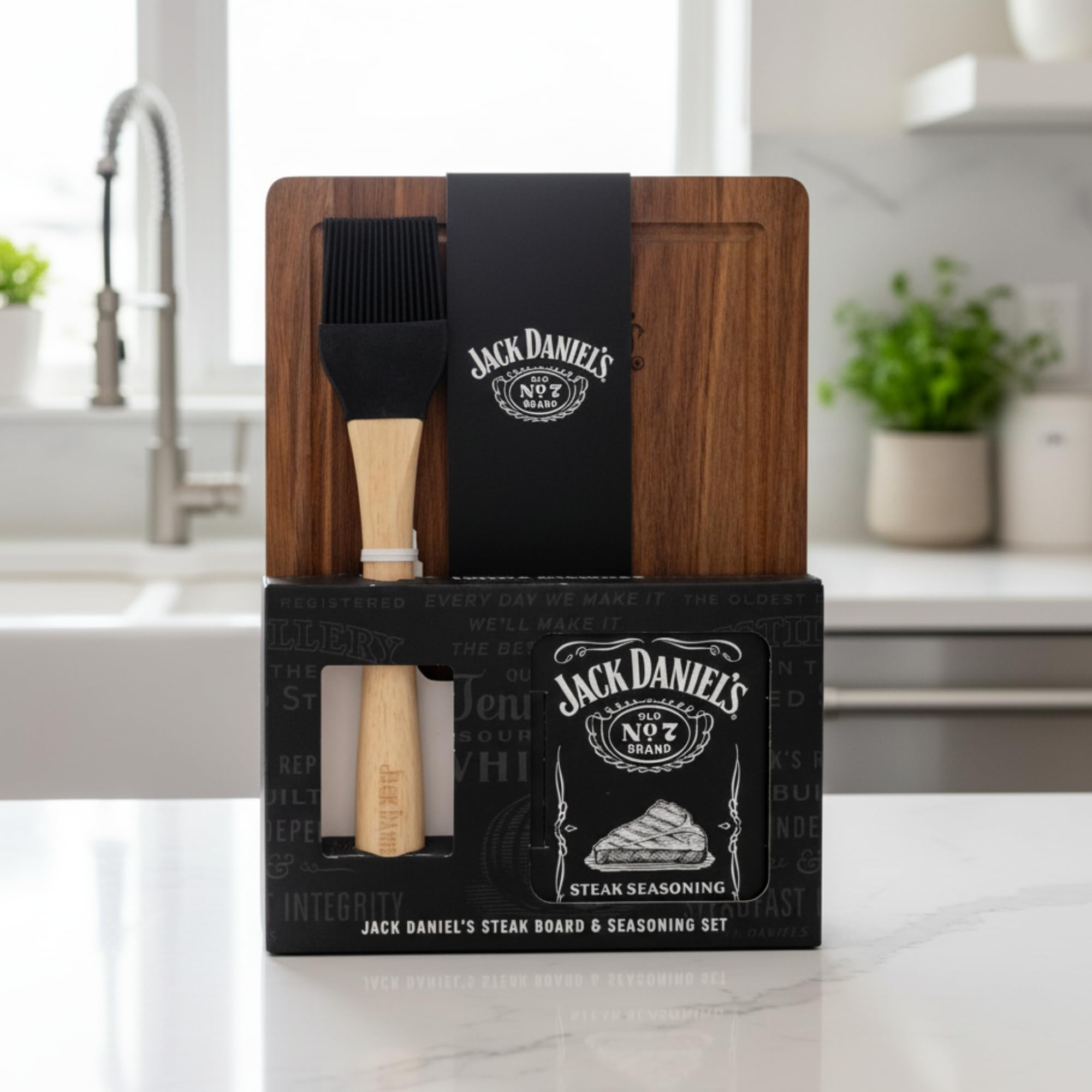 Jack Daniels - Steak Spice Set with Wooden Board & Basting Brush