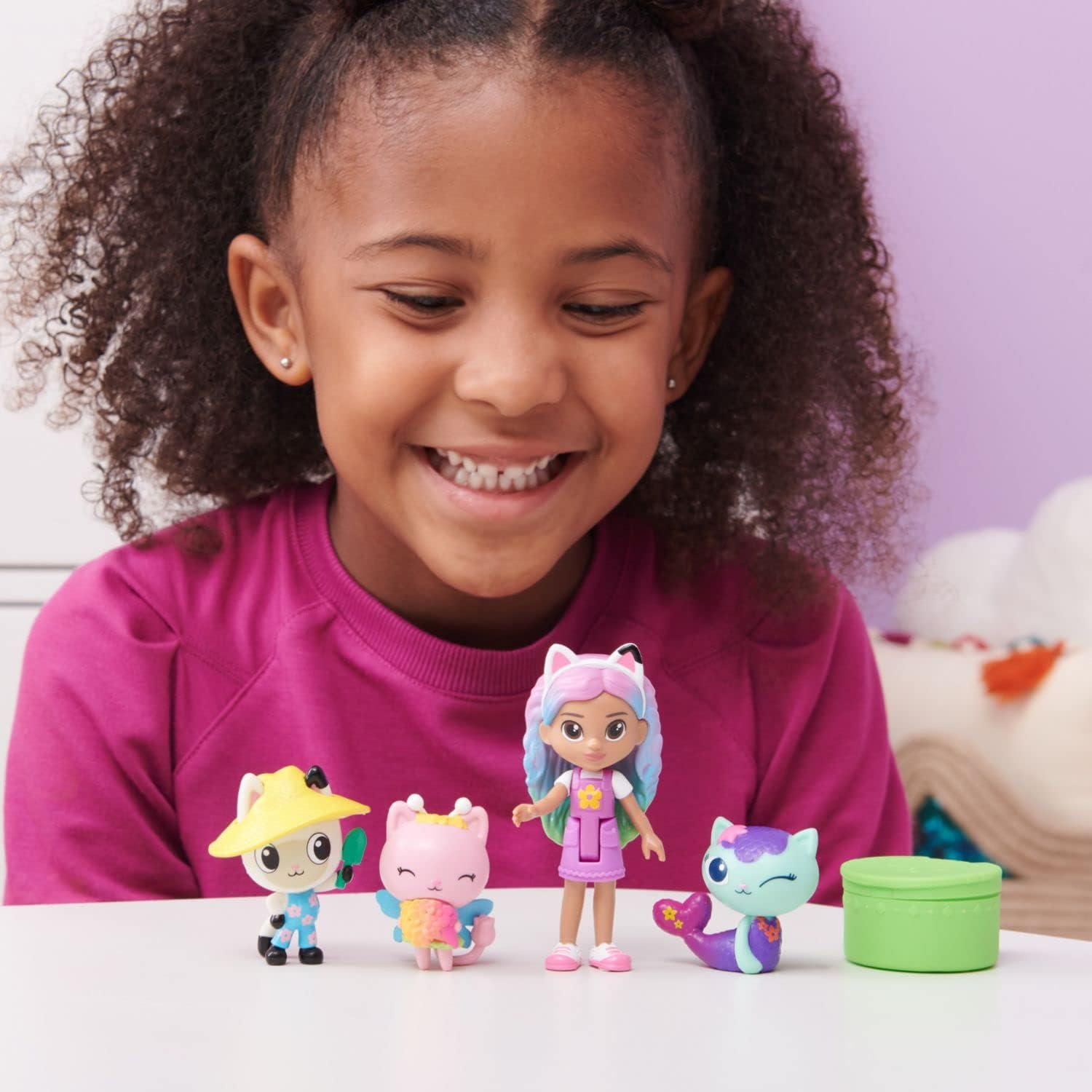 Gabby's Dollhouse 6065350 Friends Set with Rainbow Gabby Doll, Figures and Surprise Accessory 4