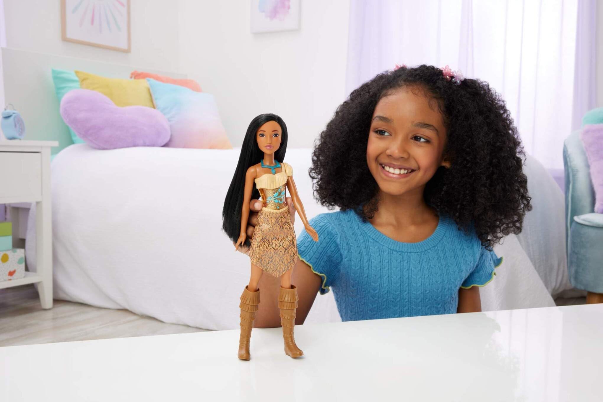 Disney Princess Pocahontas Posable Fashion Doll with Sparkling Outfit and Removable Accessories 8