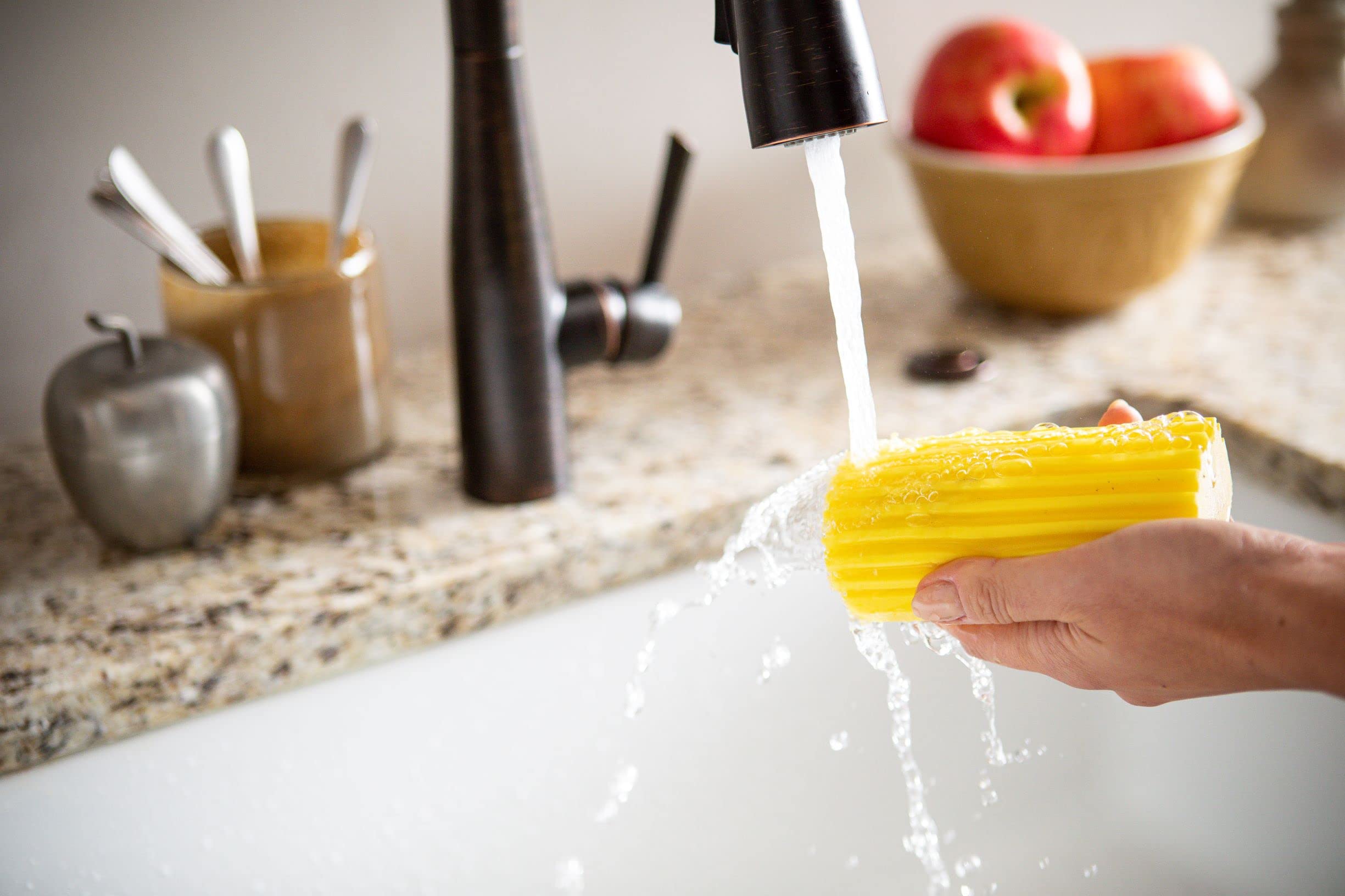 Scrub Daddy Damp Duster - Traps Dust & Debris | Reusable PU Sponge | 150x60x50mm 6