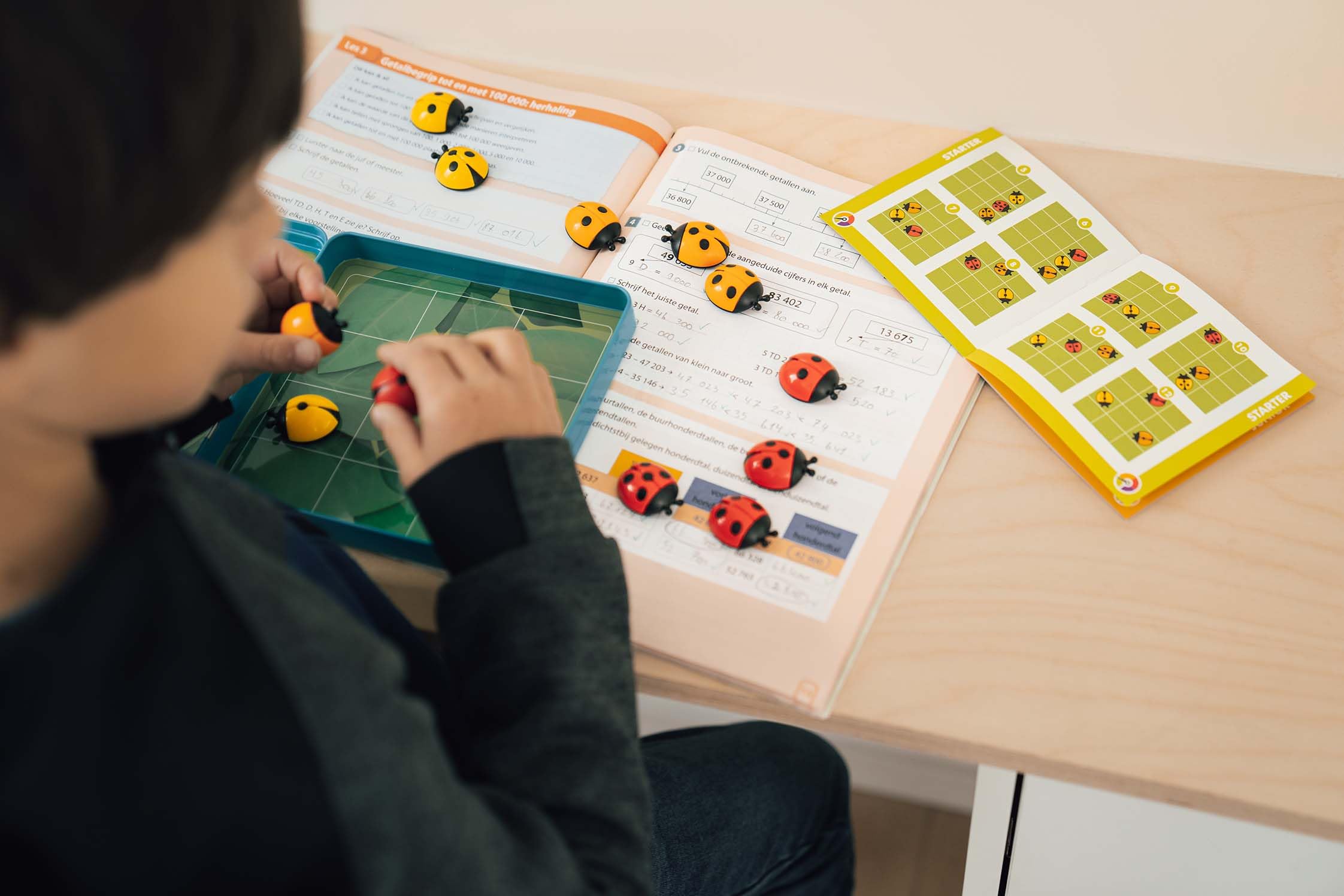 SmartGames Logibugs Magnetic Puzzle Game - 48 Challenges | Travel Tin | Ages 6+ 5