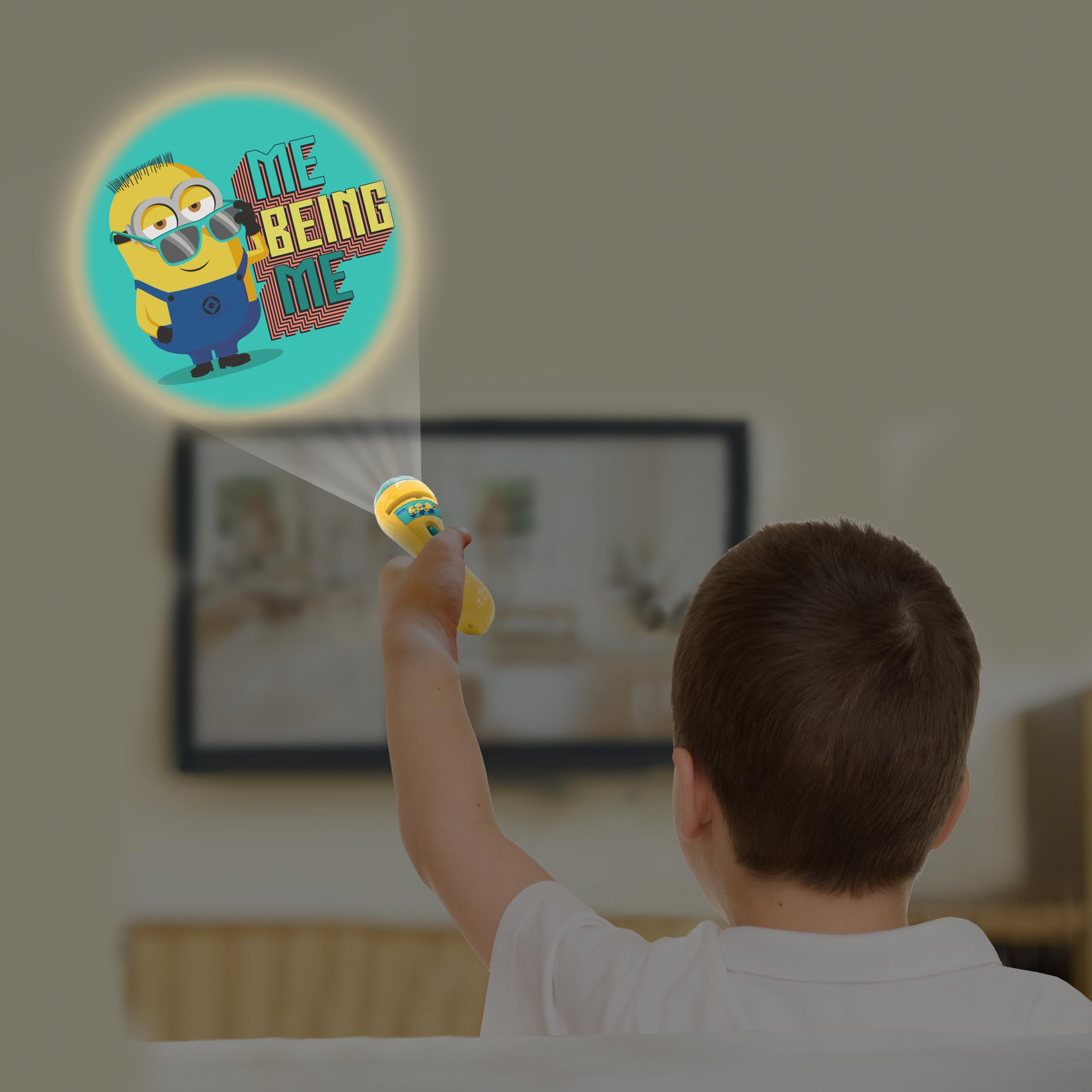LEXIBOOK Despicable Me Minions Story Projector & Torch - 24 Images, 3 Discs, Ages 3+ 5
