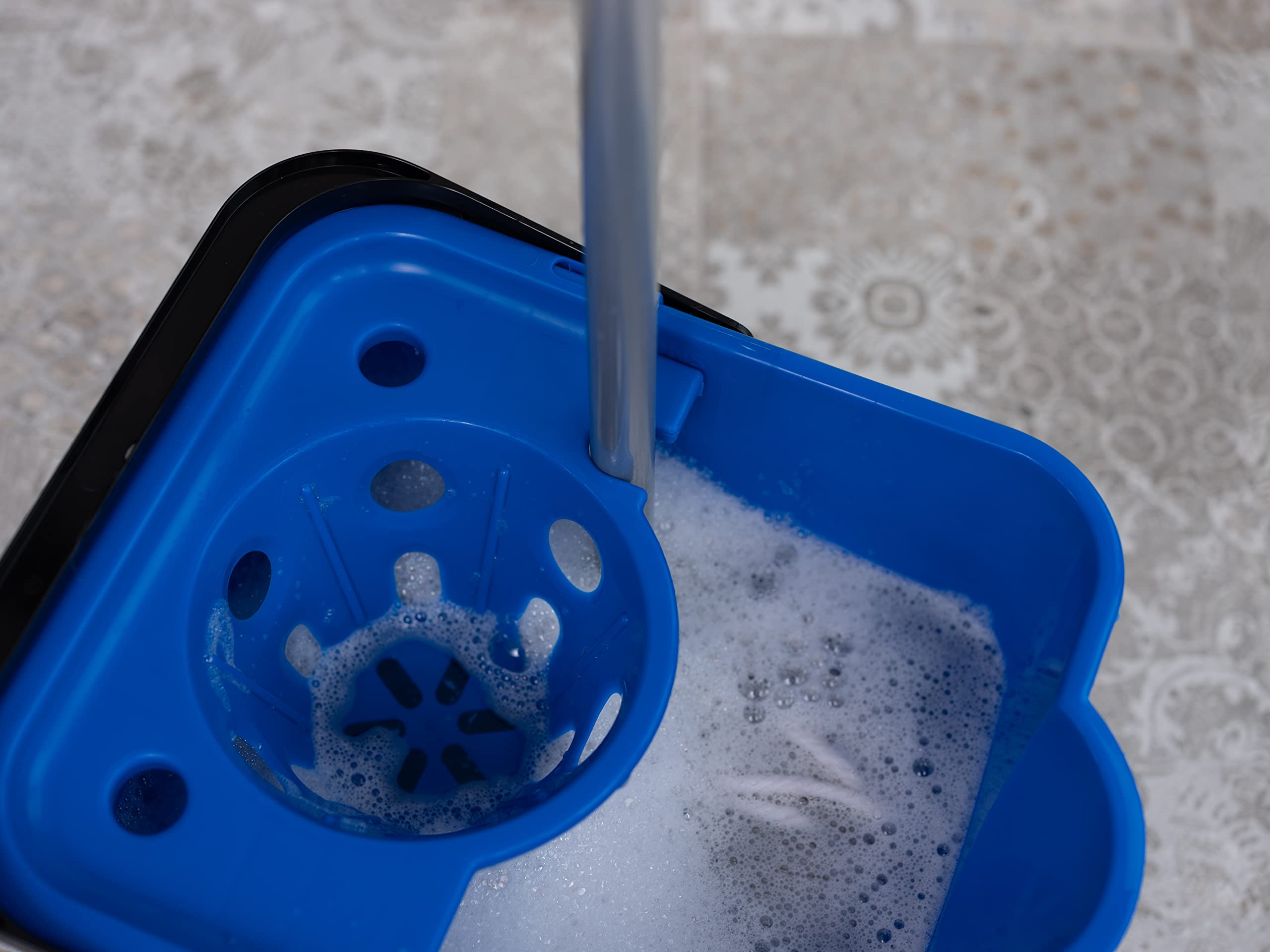 Addis Mop Pail and Wringer - 12L Capacity, Detachable Wringer | Durable Plastic 6