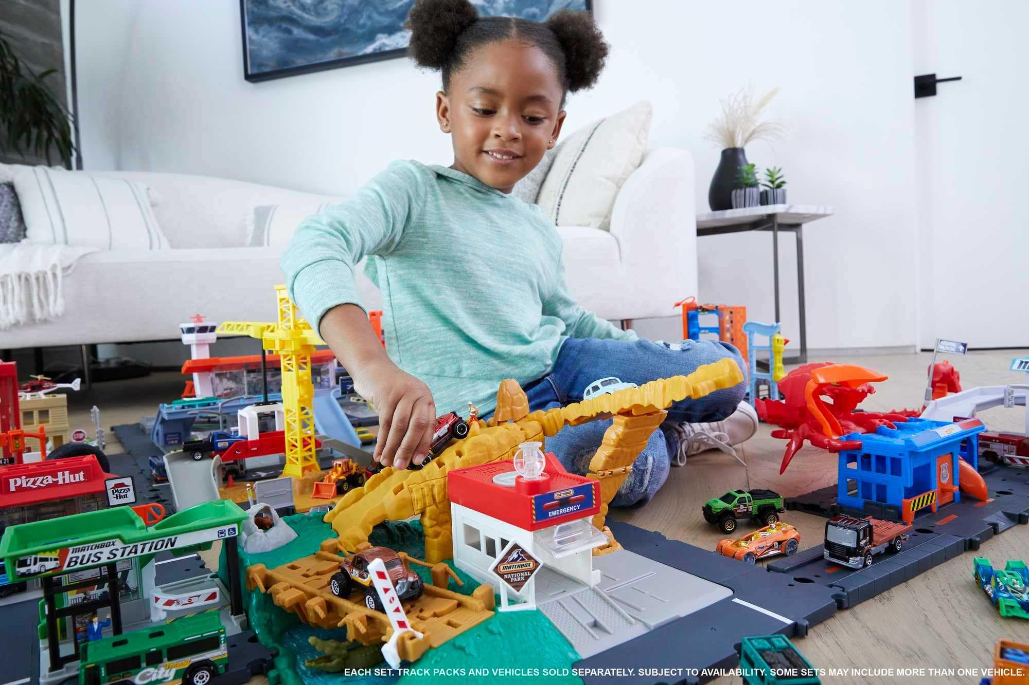 Hot Wheels City Downtown Express Car Wash Playset - Connectable Vehicle Playset for Kids 4-8 Years 8