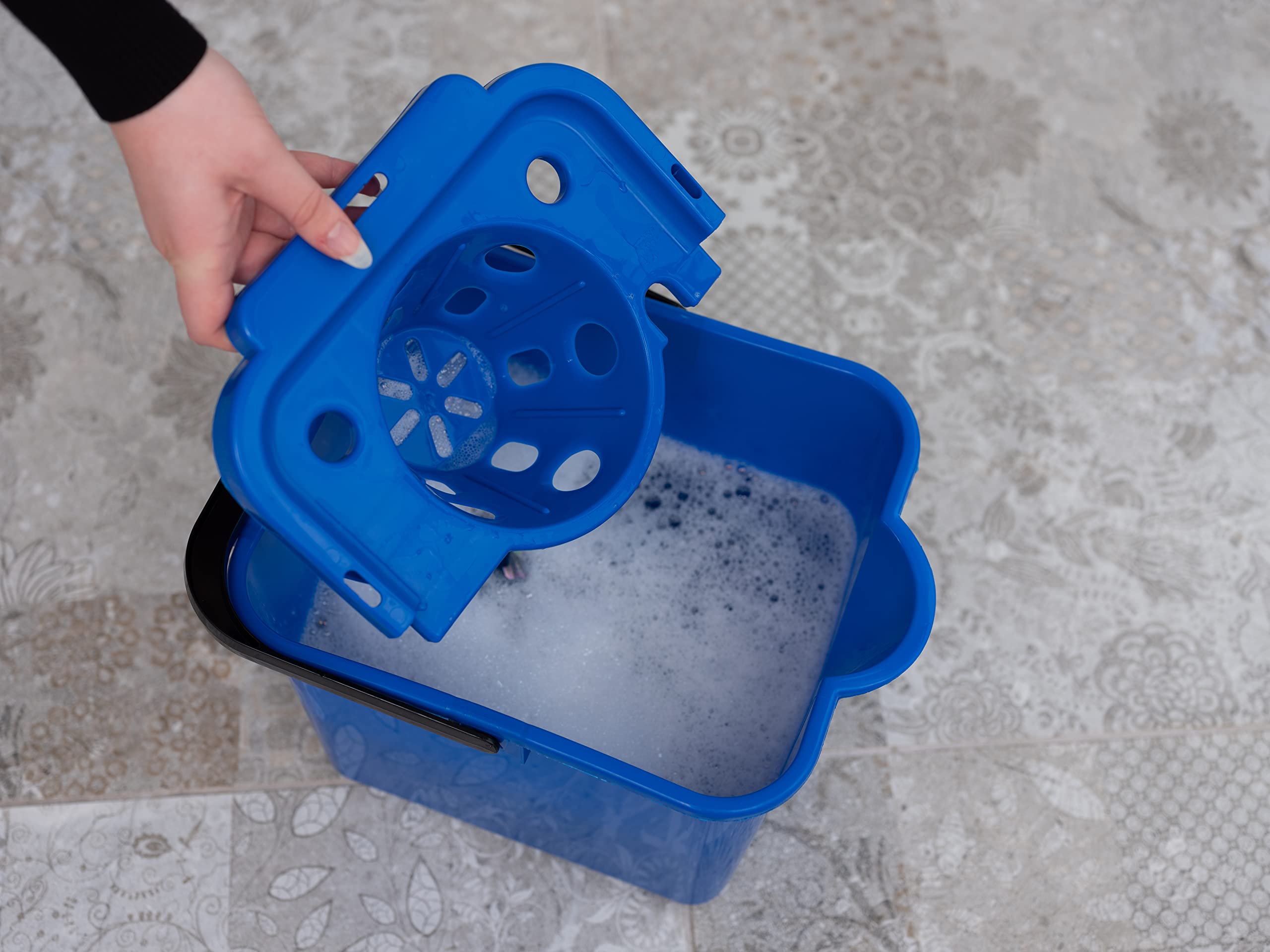Addis Mop Pail and Wringer - 12L Capacity, Detachable Wringer | Durable Plastic 7