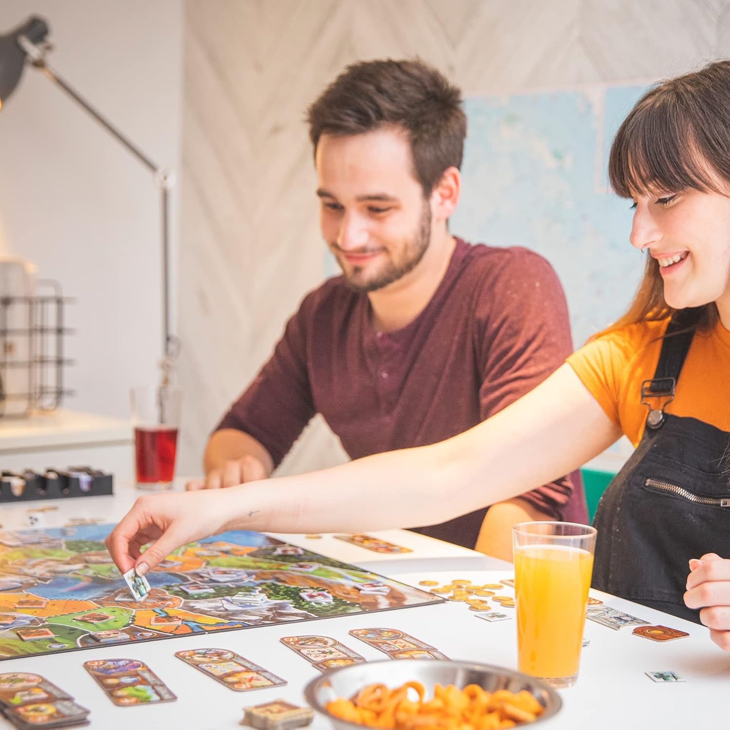 Days of Wonder Small World Board Game | Ages 8+ | 2-5 Players | Up to 80 Minutes 6