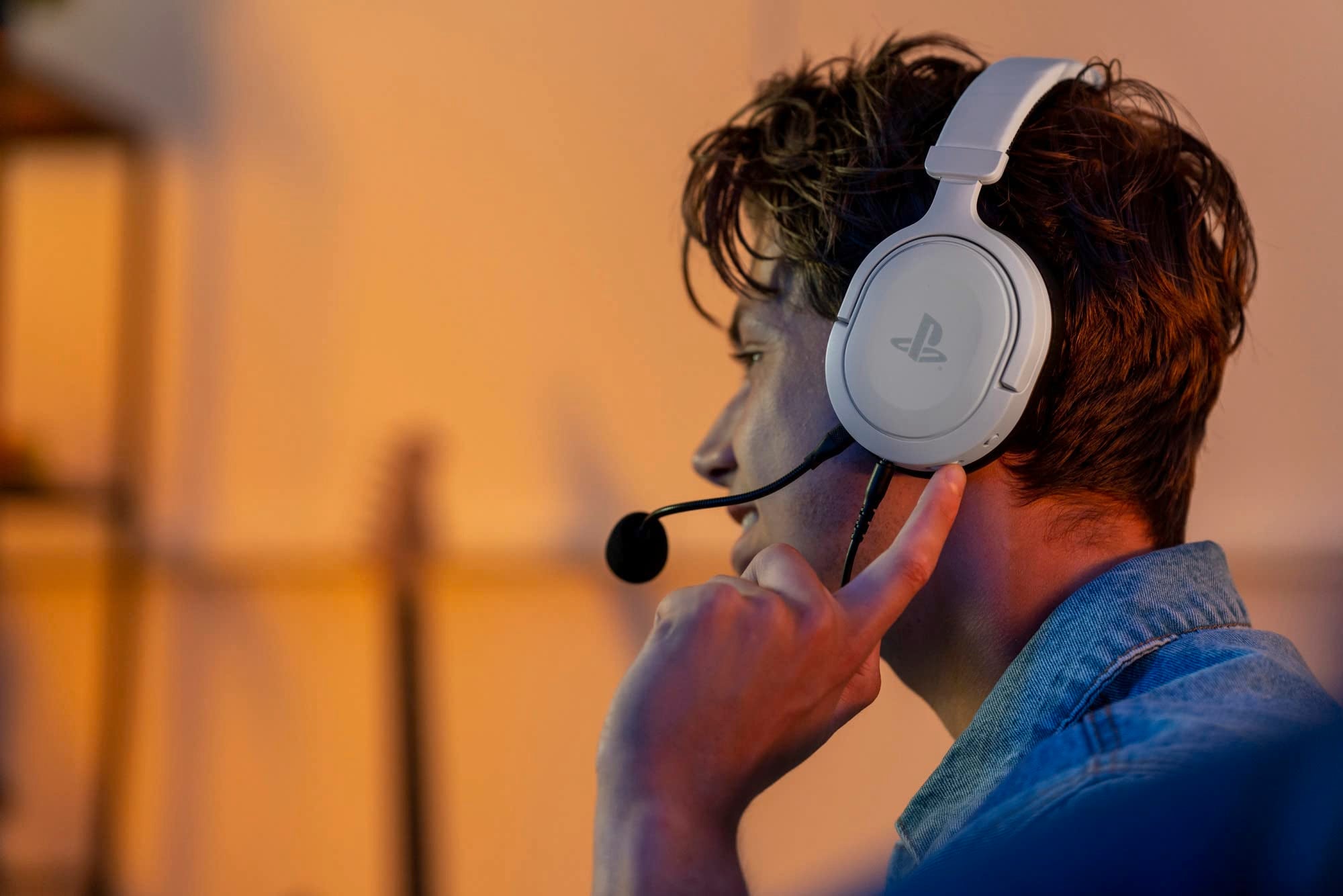 Trust Gaming GXT 498W Forta, offiziell lizenziertes PS5-Gaming-Headset mit 50-mm-Treibern und abnehmbarem Mikrofon