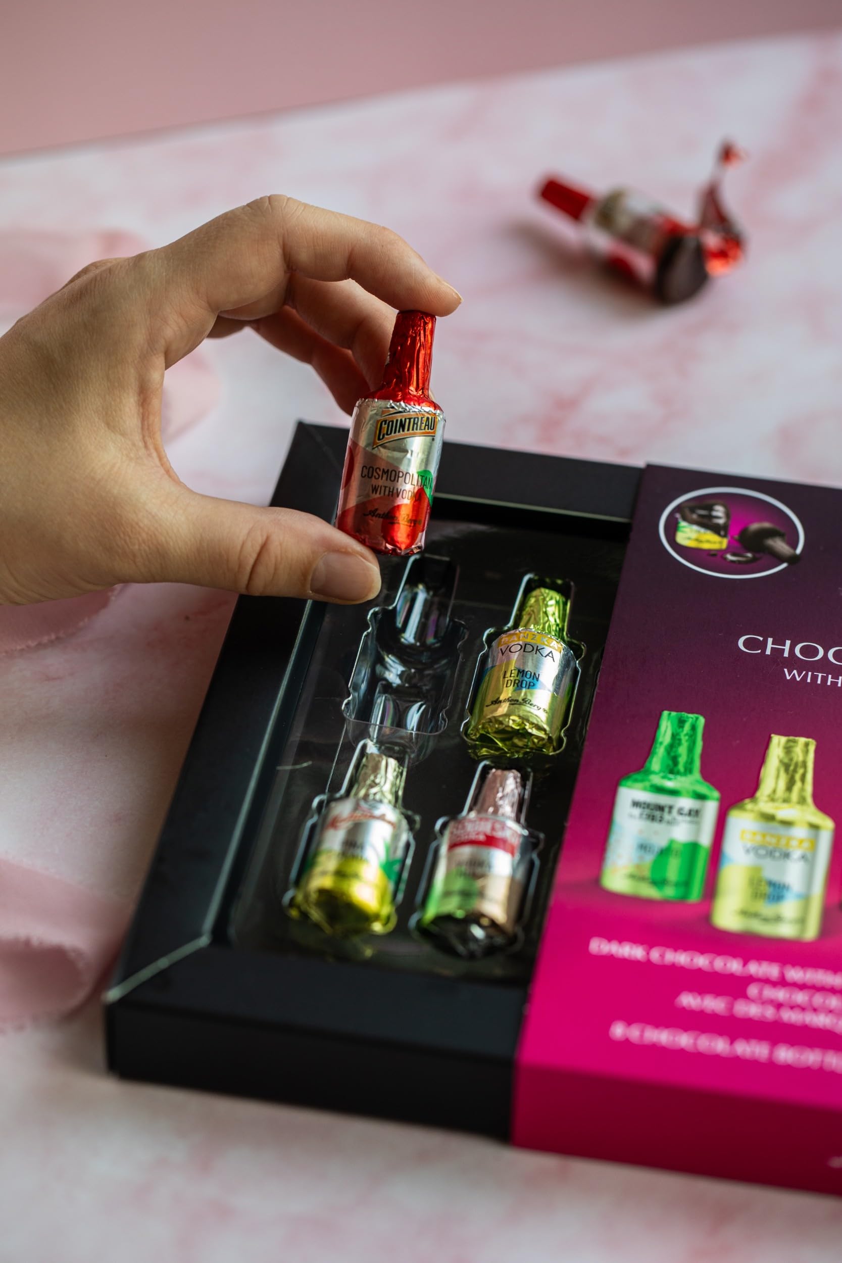 Anthon Berg 12 Dark Chocolate Cocktails with Famous Spirits Liqueurs 9