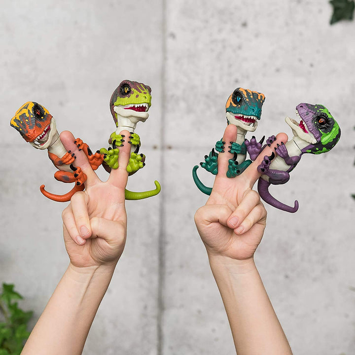 Untamed Raptor di Fingerlings - Stealth Green - Baby Dinosaur interattivo da collezione - Di WowWee