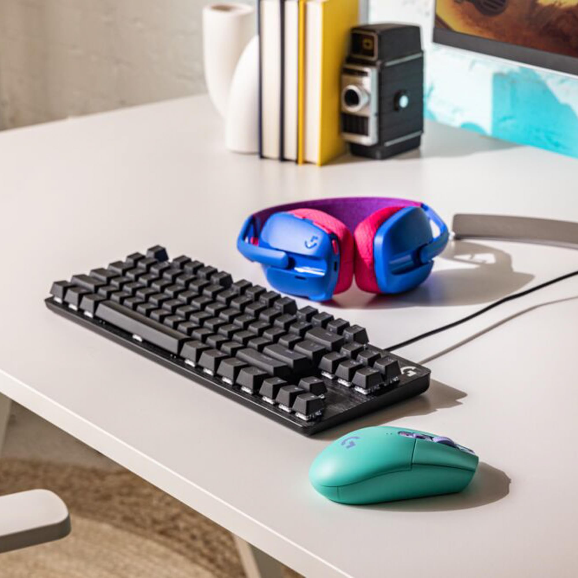 Logitech G413 TKL SE Mechanical Gaming Keyboard - Tenkeyless with Tactile Switches, PBT Keycaps, Backlit Black Aluminum Design 9