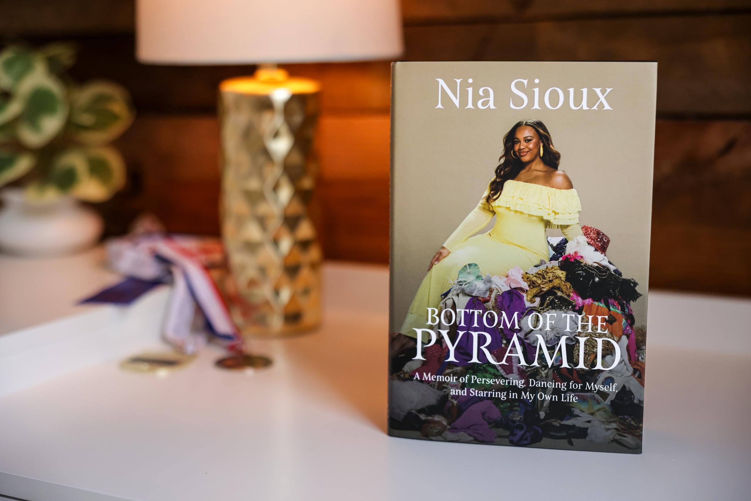 Nia Sioux - Bottom of the Pyramid: A Memoir of Persevering, Dancing for Myself, and Standing Tall | Hardcover