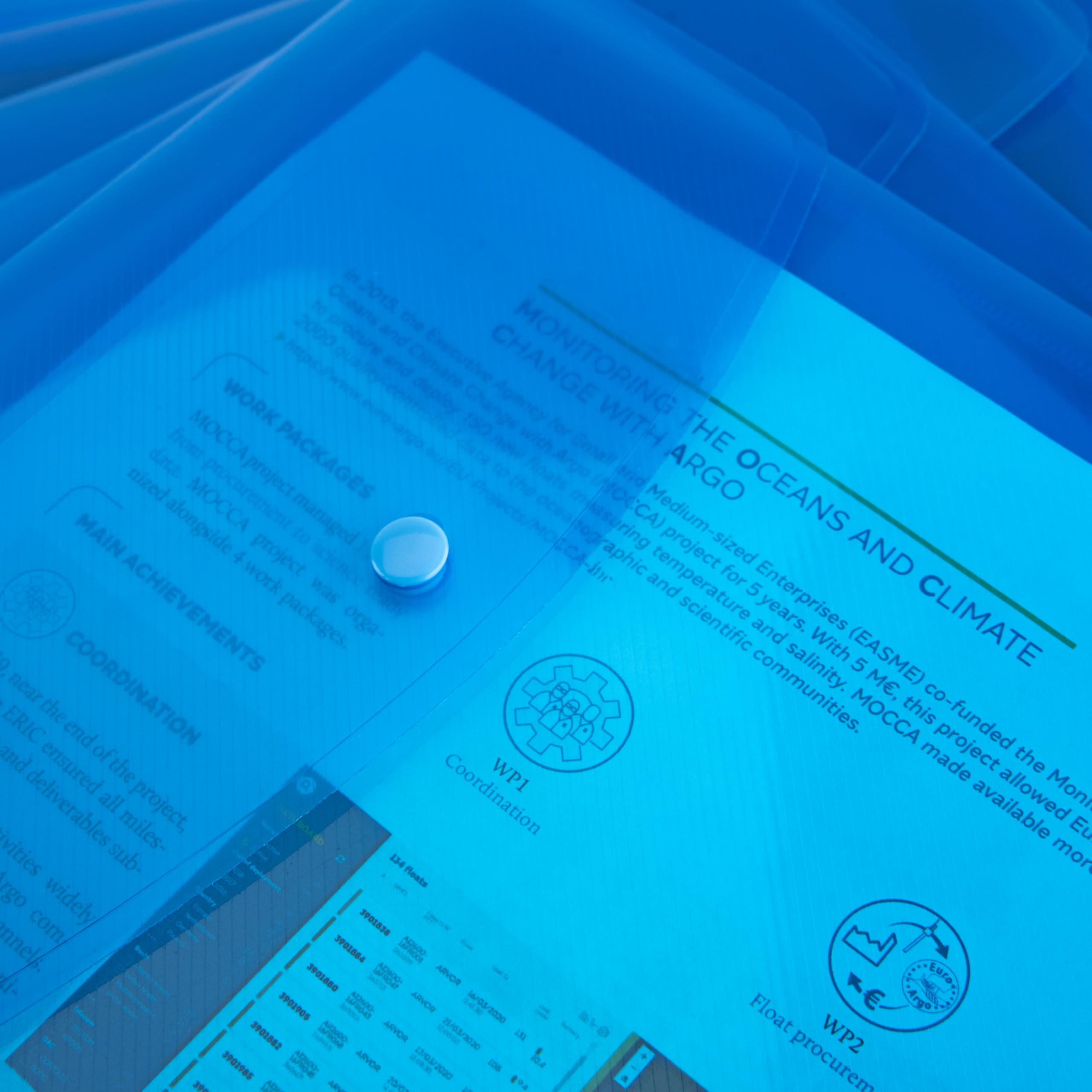 Rapesco 0687 ECO Recycled Popper Wallets - A4+, 150 Sheet Capacity, Bright Transparent Blue, Pack of 5 6