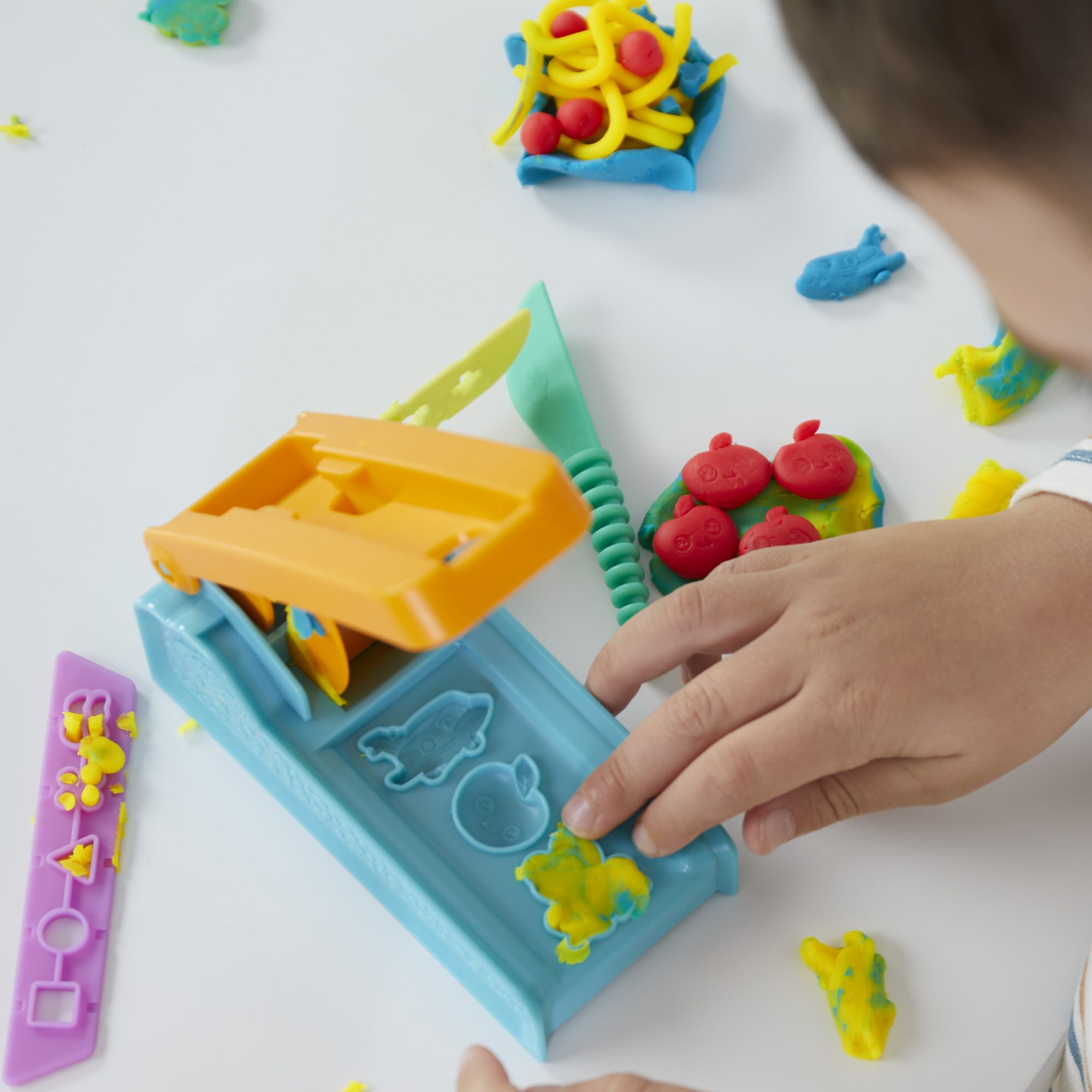 Play-Doh Fun Factory Starter Set for Kids Ages 3+ | Squeezes 10 Shapes | Includes 3 Colors 3