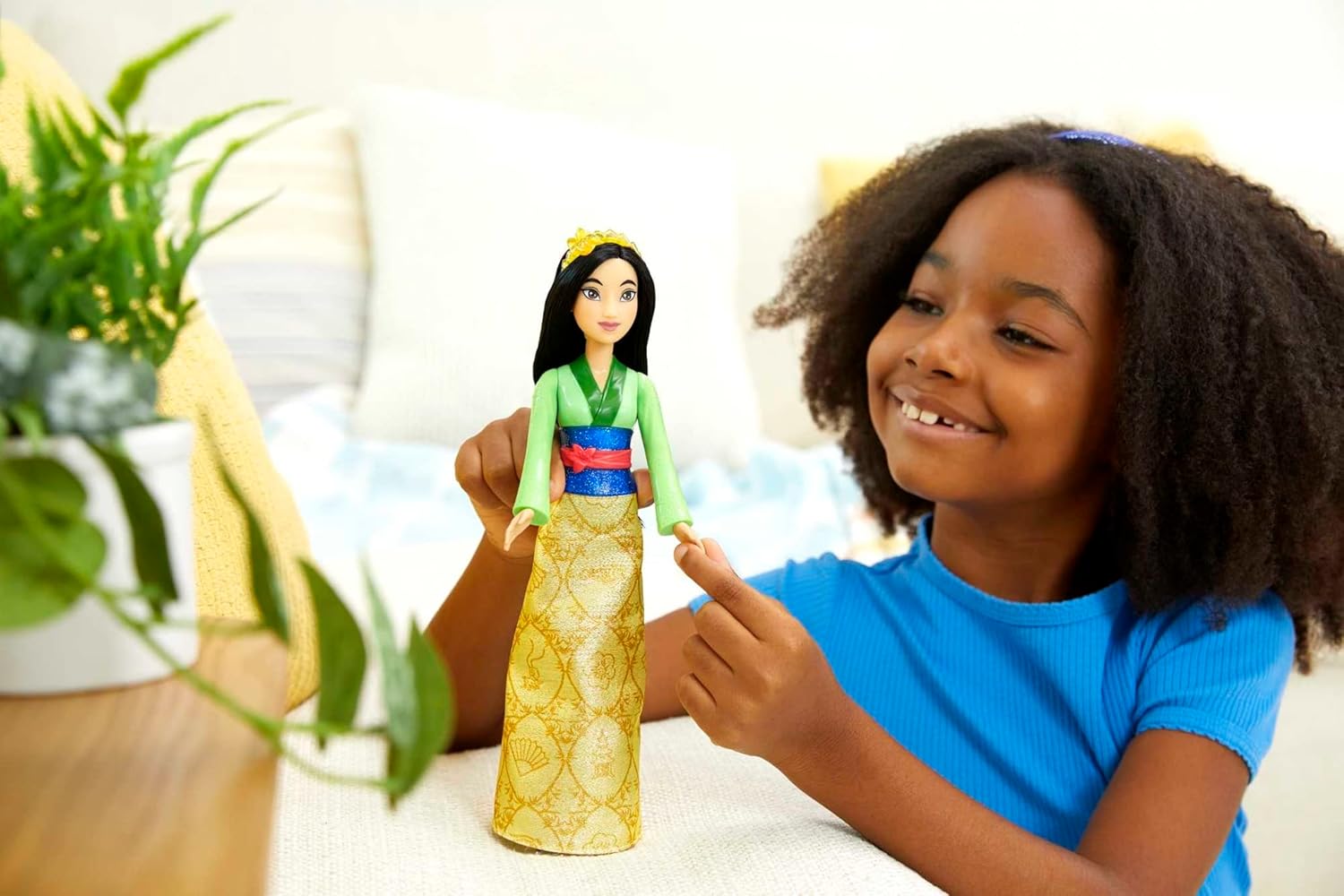 Mulan Posable Fashion Doll - Sparkling Movie-Inspired Outfit, 3+ Years 4