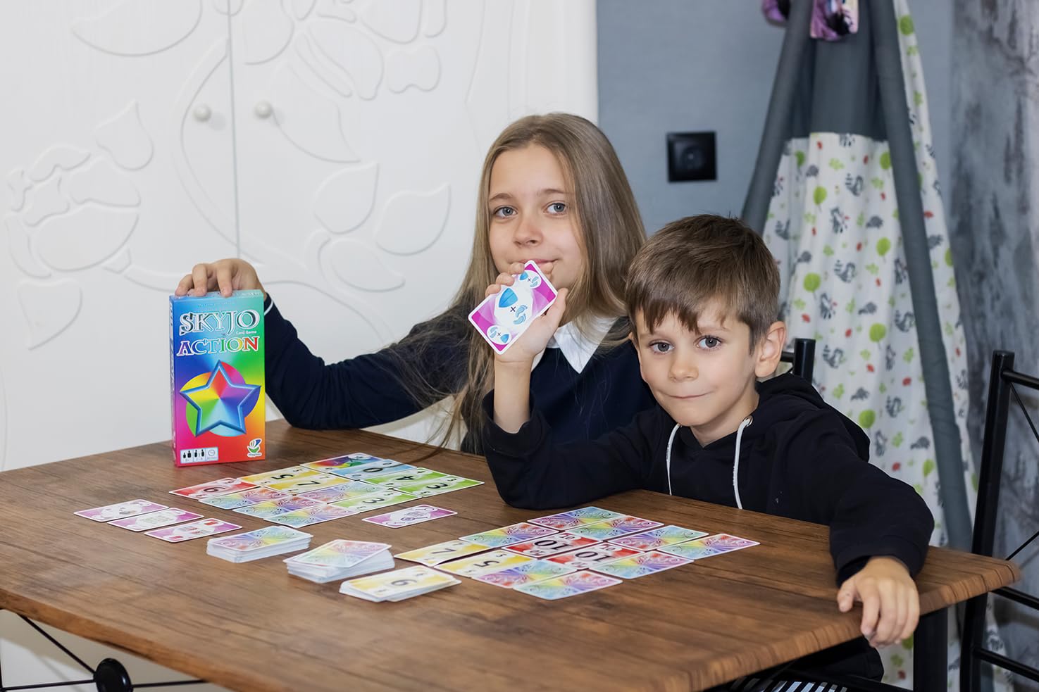 SKYJO Action Card Game - Action & Star Cards for Low Score Strategy | 2-8 Players, Ages 8+ 6