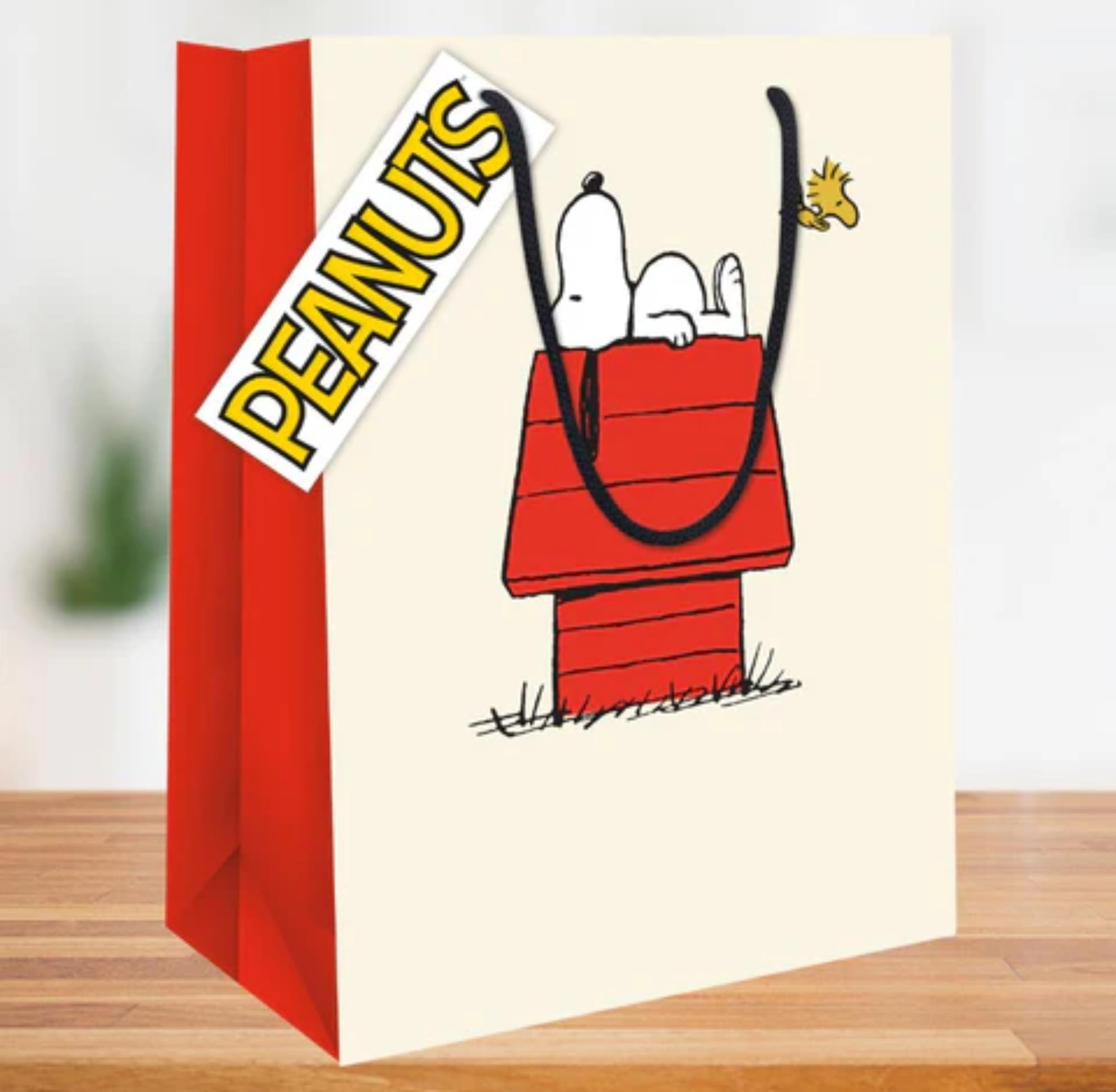 Danilo Promotions Ltd Peanuts Snoopy Gift Bag - Medium Size | Recycled Material | Birthday Celebration
