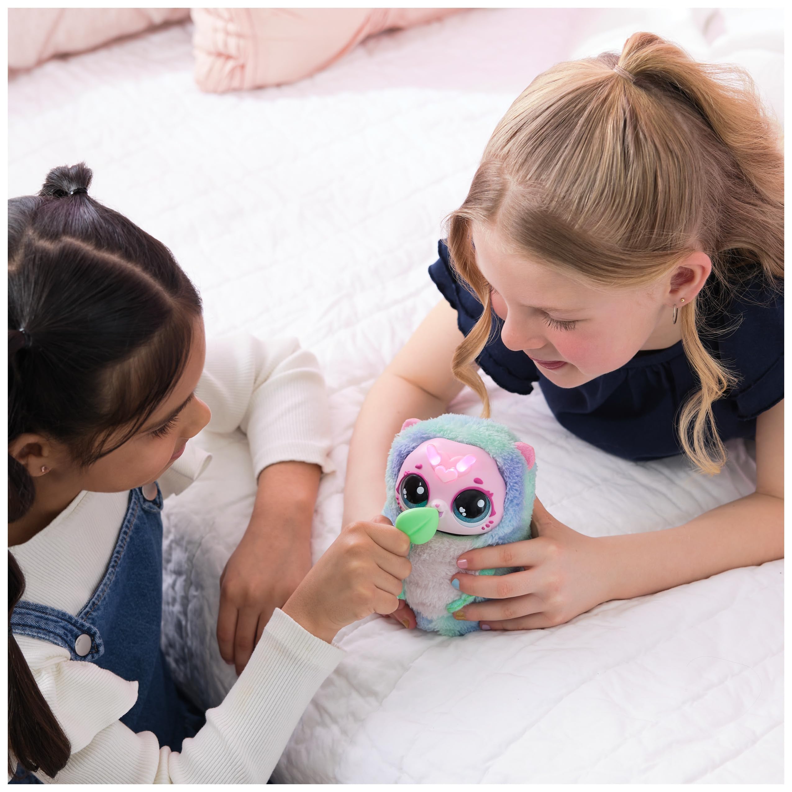 HATCHIMALS Bloomables Kittyfly Surprise Interactive Toy with Flower and Accessories