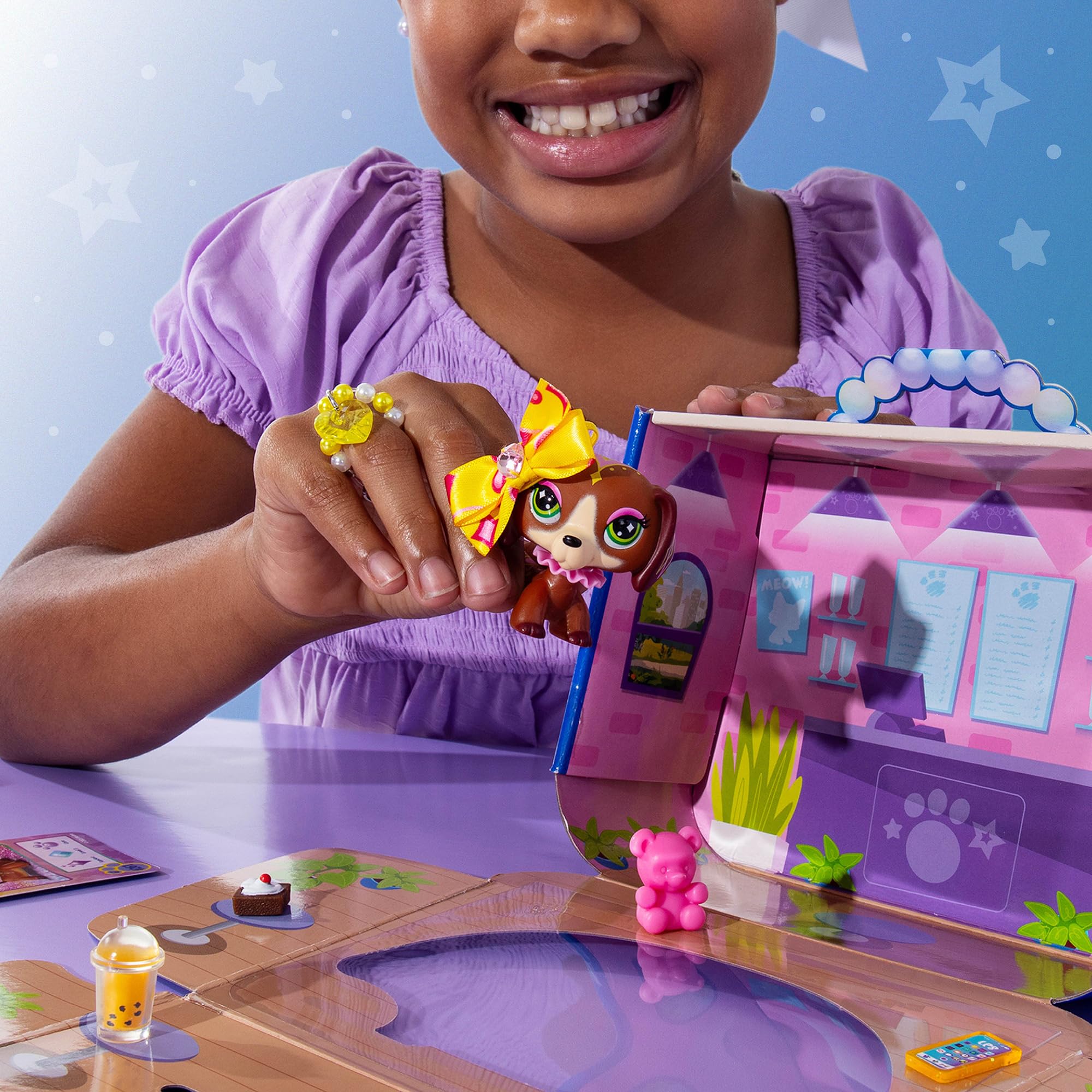 Littlest Pet Shop Sweet and Stylish Collection - Deluxe Dachshund Bobble Head Pet with Accessories 4