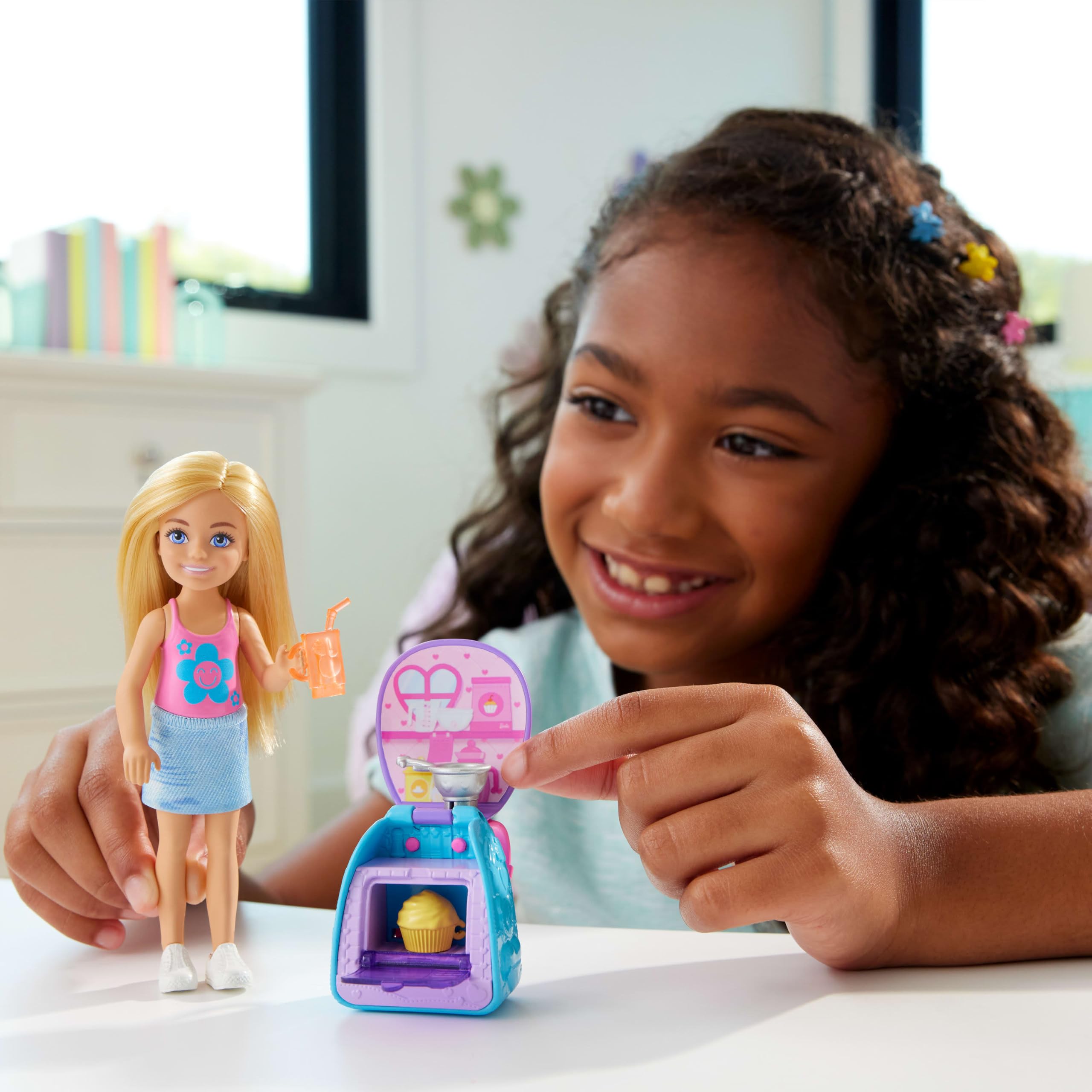 Barbie Family & Friends Cupcake Baking Playset with Chelsea Doll - Multicolor 3