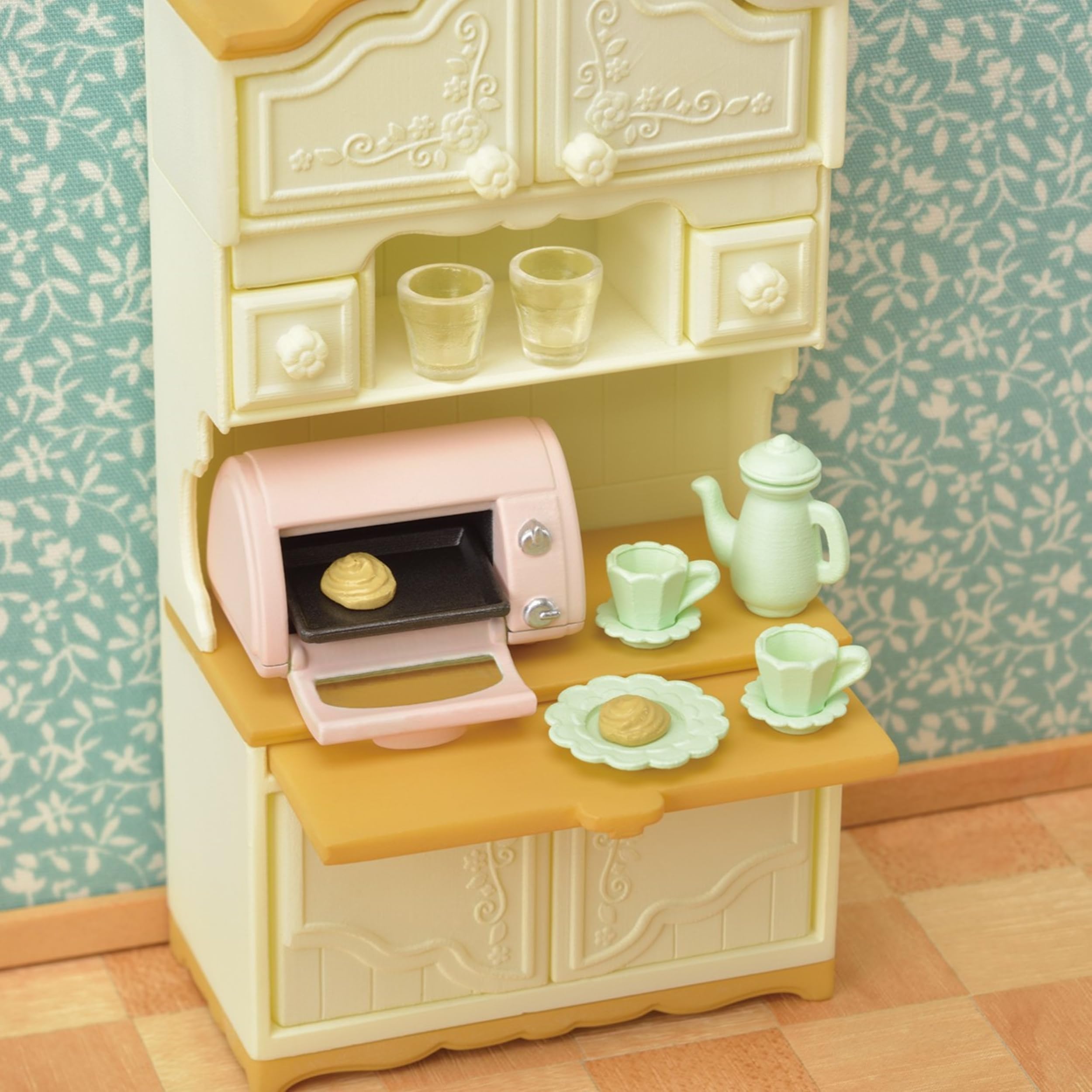 Sylvanian Families Dining Room Set 5340 - Dollhouse Furniture Playset for Ages 3+