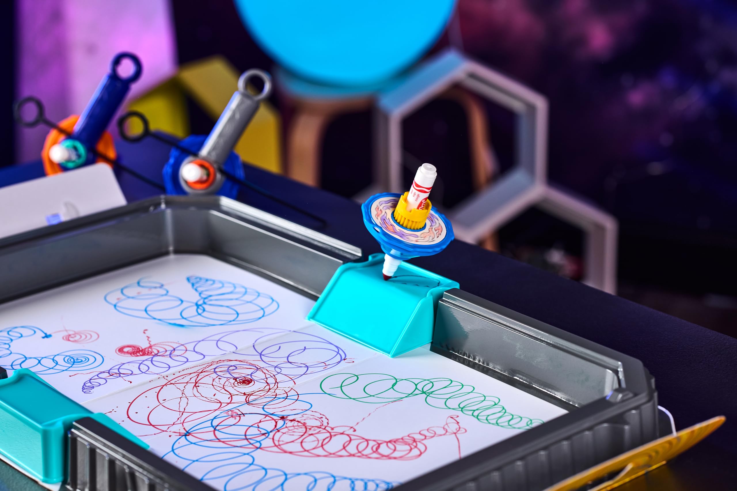 CRAYOLA Colourwhirls Battle Arena - Rip 'Em & Spin 'Em! | Ages 6+ 2