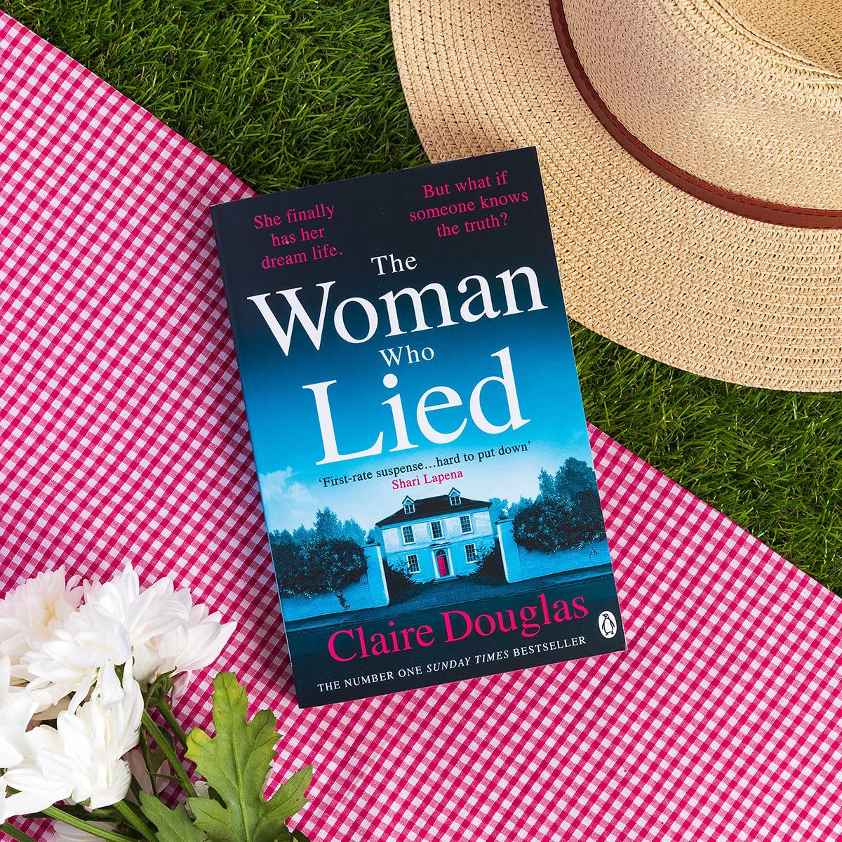 Douglas, Claire - The Woman Who Lied | Crime & Mystery Paperback 3