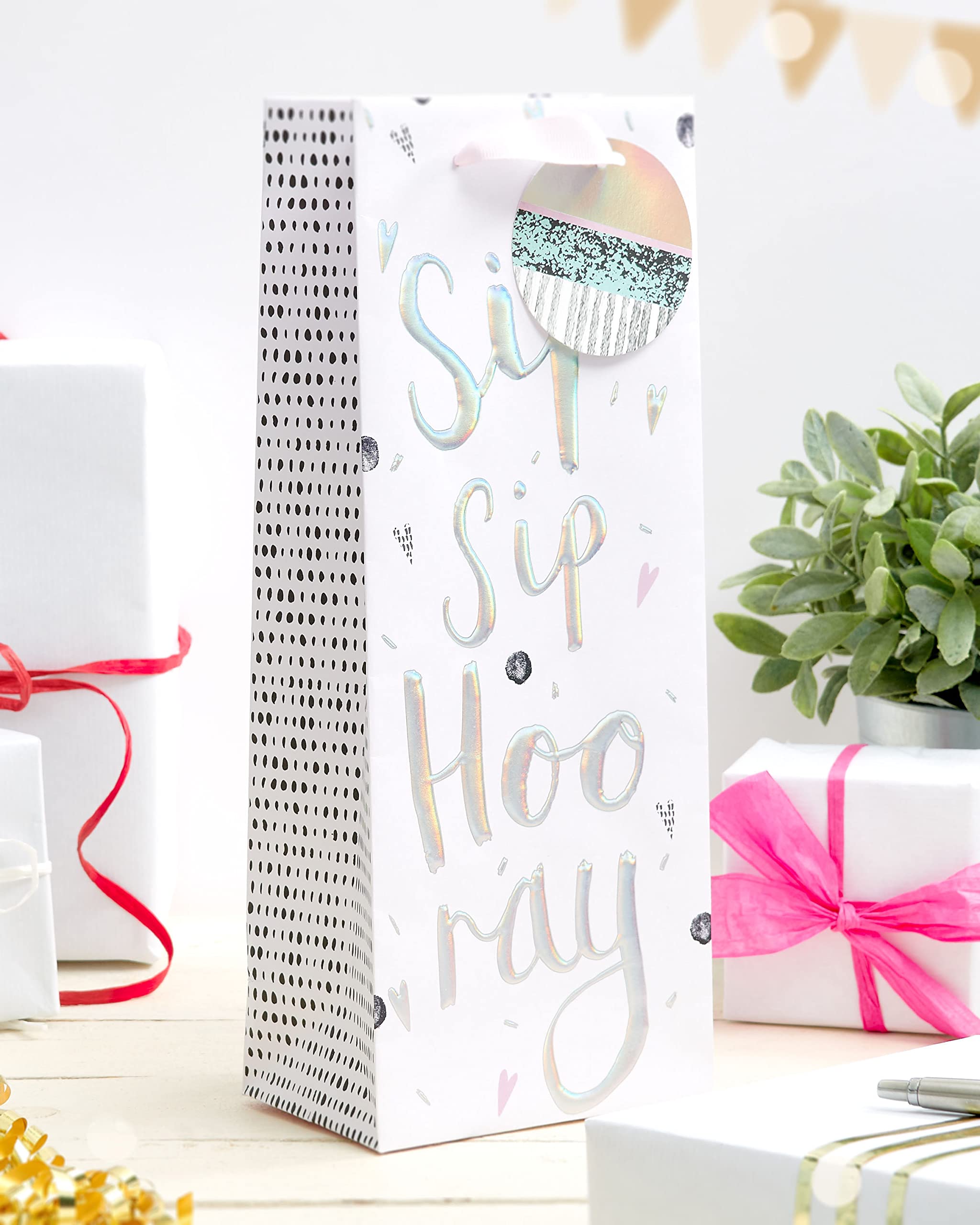UK Greetings Love Heart Bottle Bag - FSC Certified | 13.3 x 32.7 x 8.3 cm 5