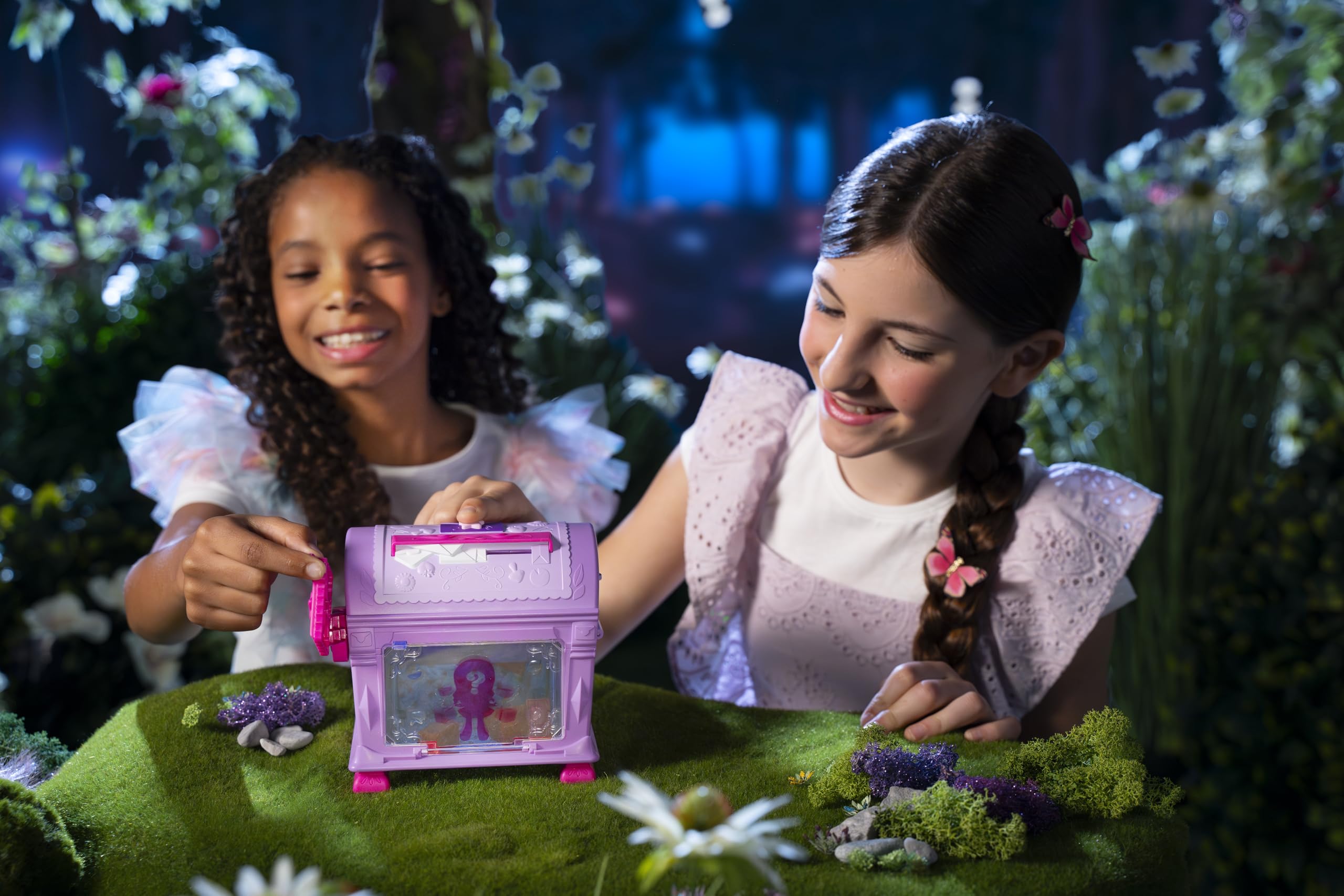 Secret Findees Magic Mailbox - 10+ Surprise Reveals & Mini Playset - Ages 4+ 44