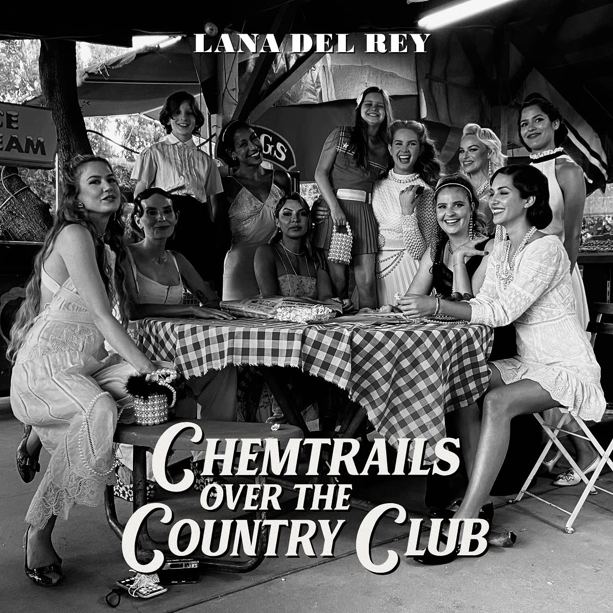 Lana Del Rey - Chemtrails Over The Country Club [VINYL]